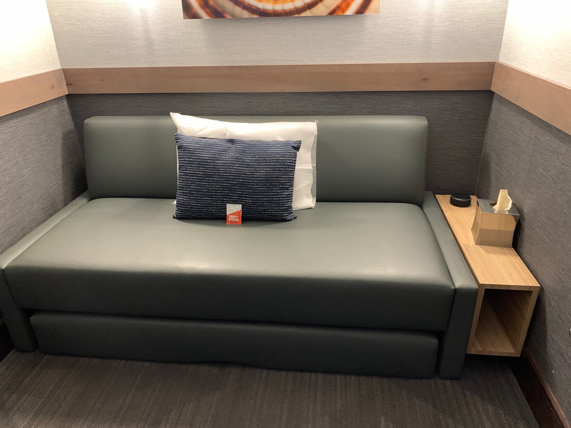 #4 of 5 images of Minute Suites