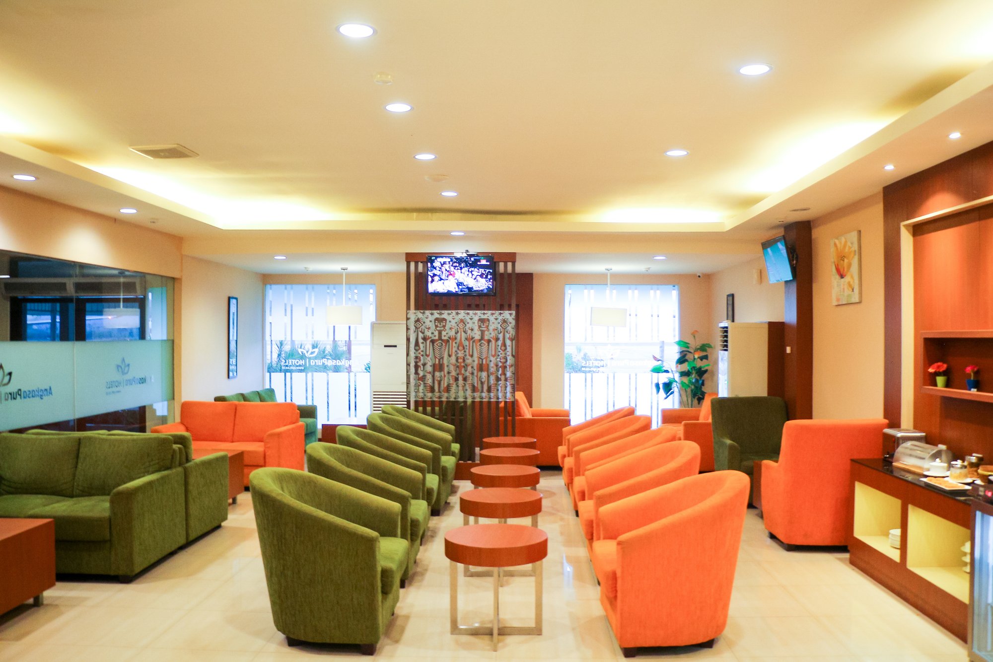 #4 of 5 images of Concordia Lounge