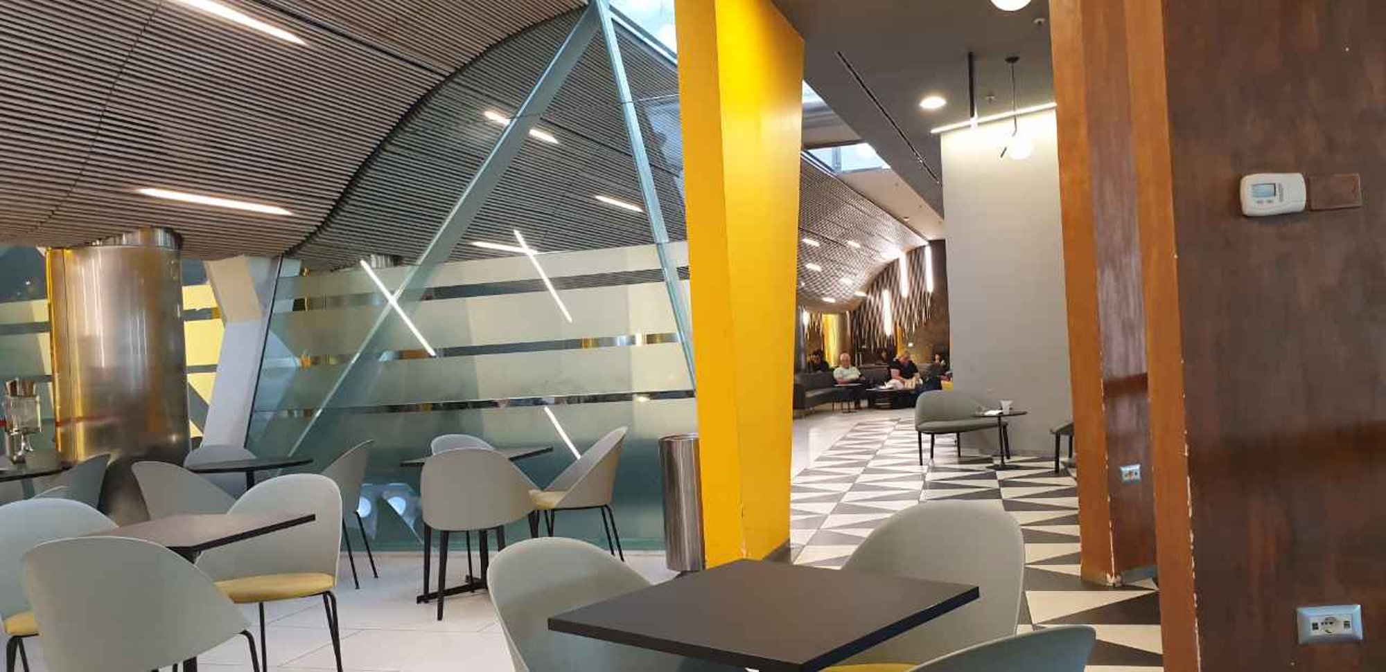 #1 of 2 images of Pearl Lounge