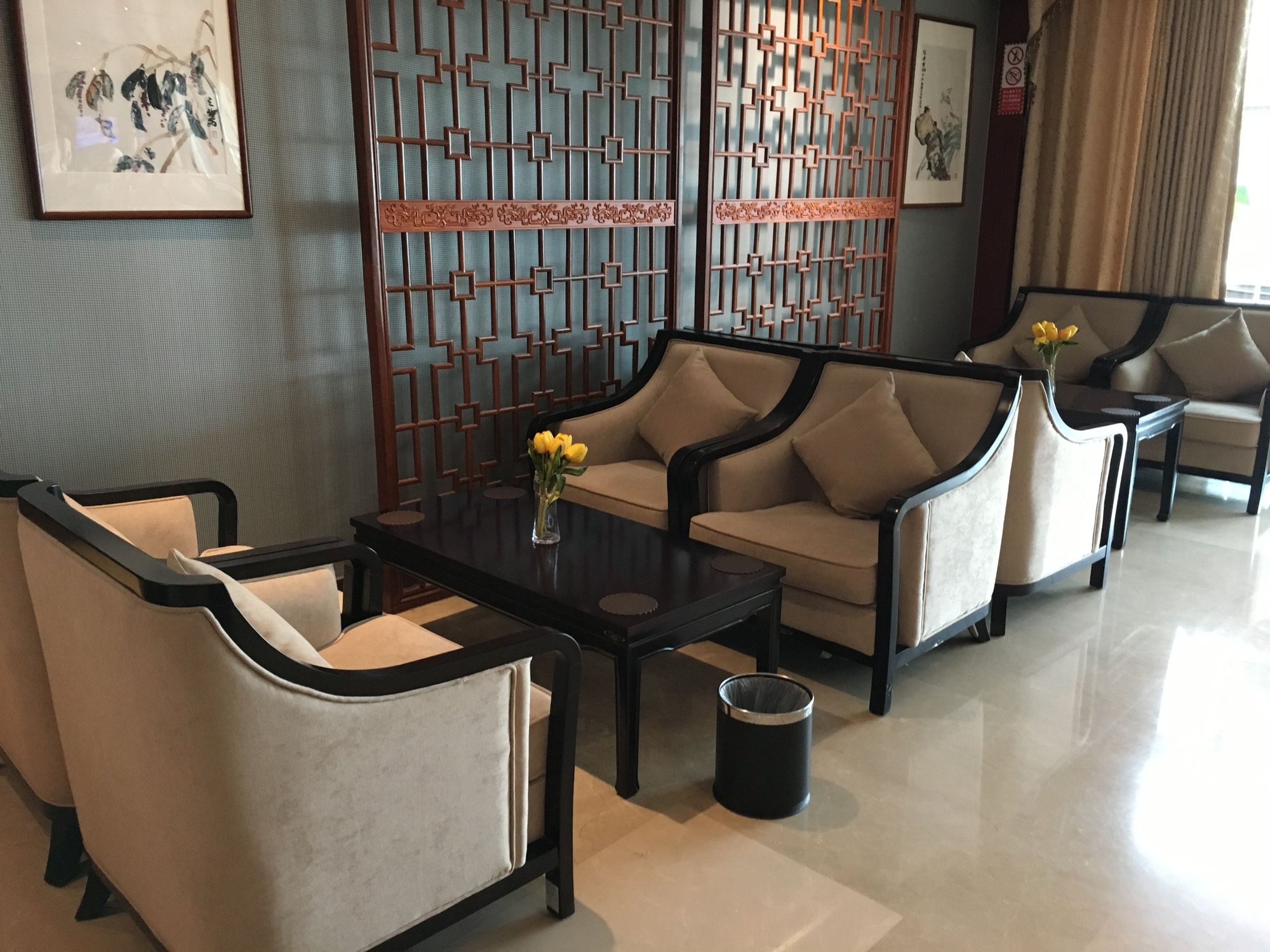 #2 of 5 images of First Class Lounge (Gate 242) (Temporarily Closed)