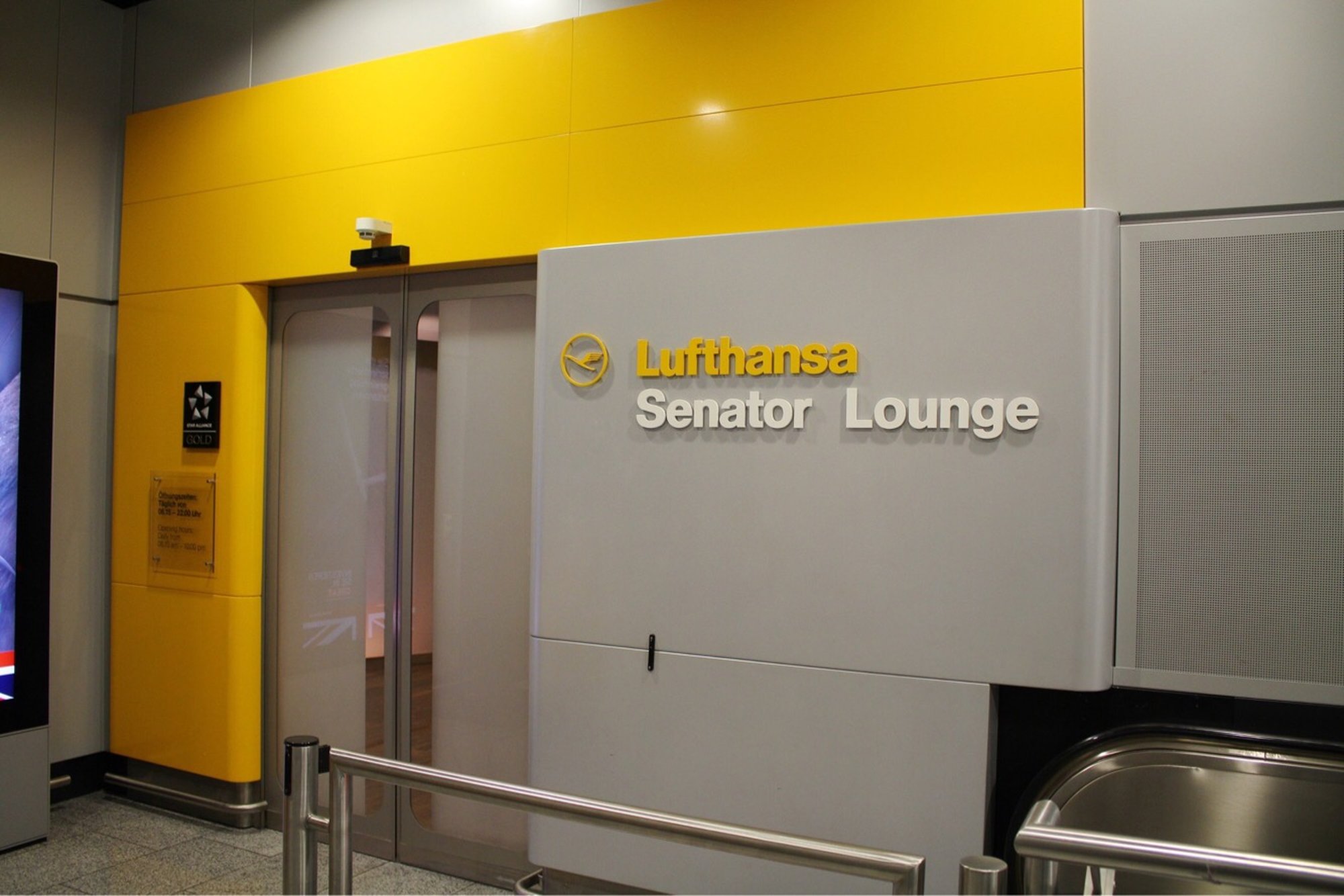 #4 of 5 images of Lufthansa Senator Lounge (Non-Schengen, Gate C15) (Temporarily Closed)