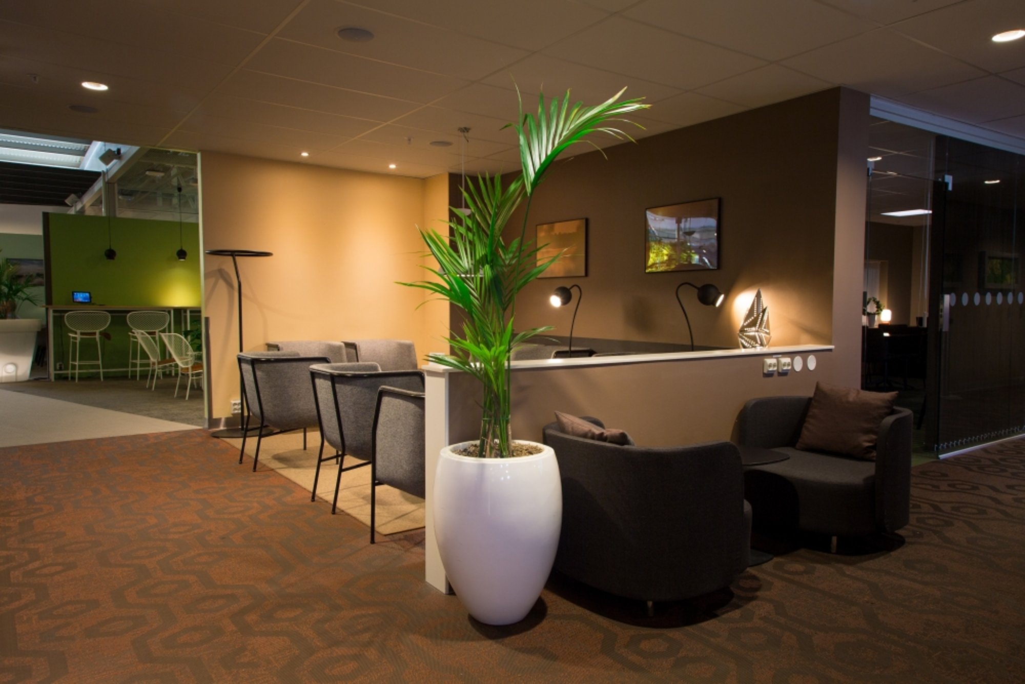 #1 of 5 images of Pearl Lounge