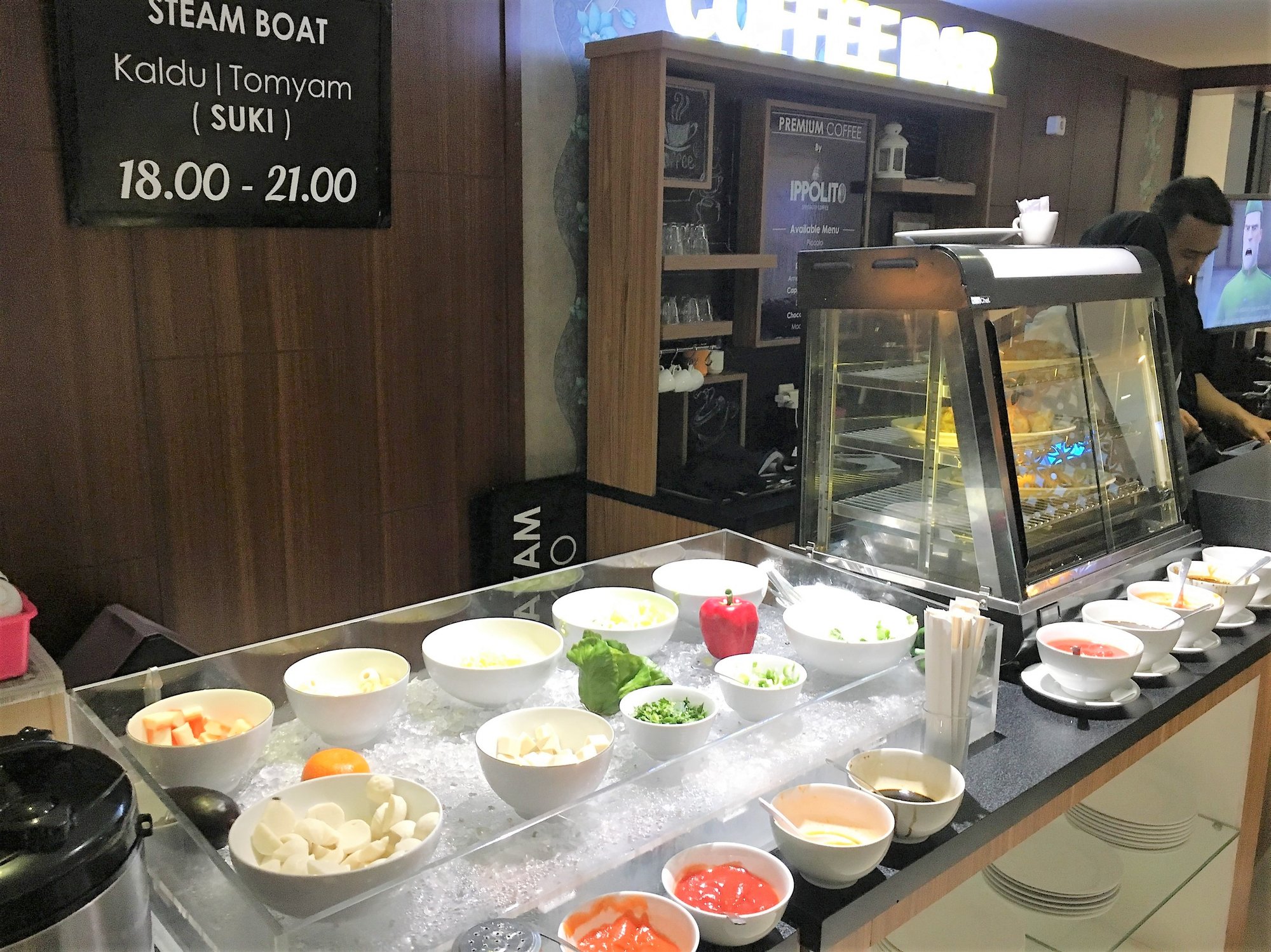 #4 of 5 images of Blue Sky Premier Lounge