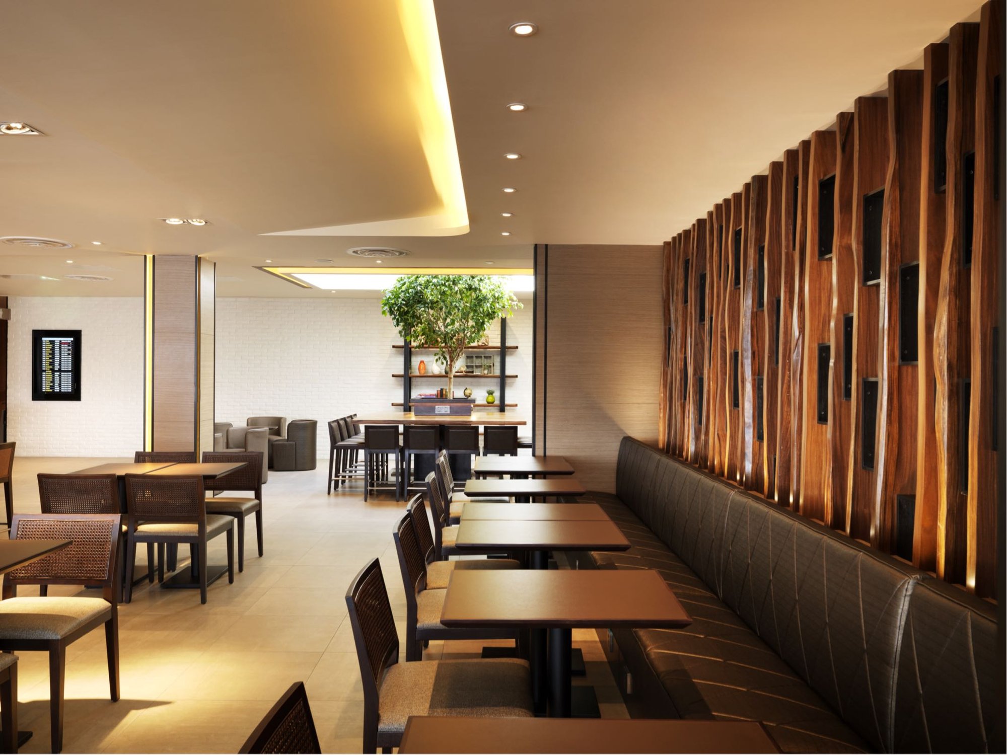 #4 of 5 images of Plaza Premium Lounge