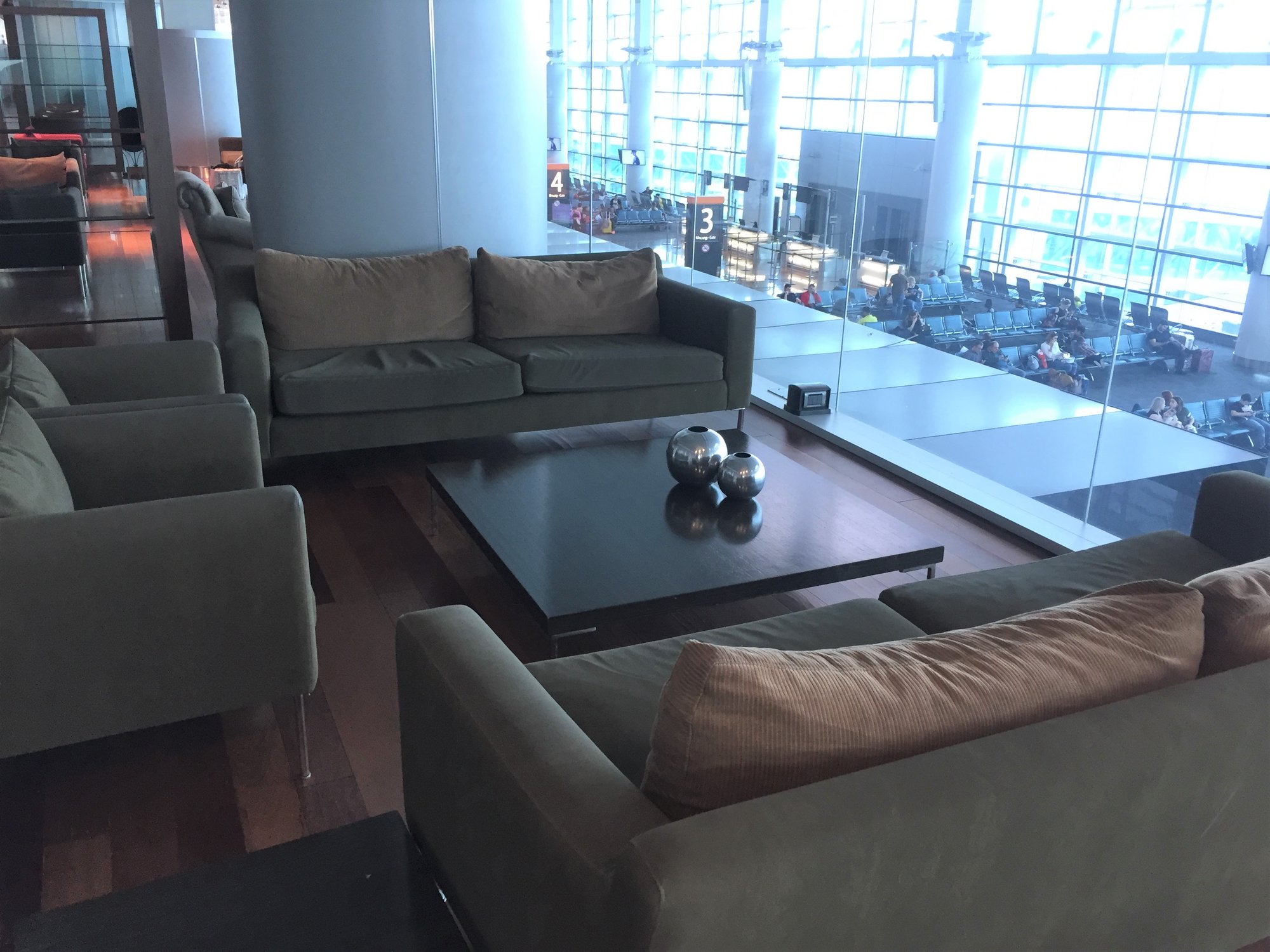#3 of 5 images of Converse Bank Business Lounge