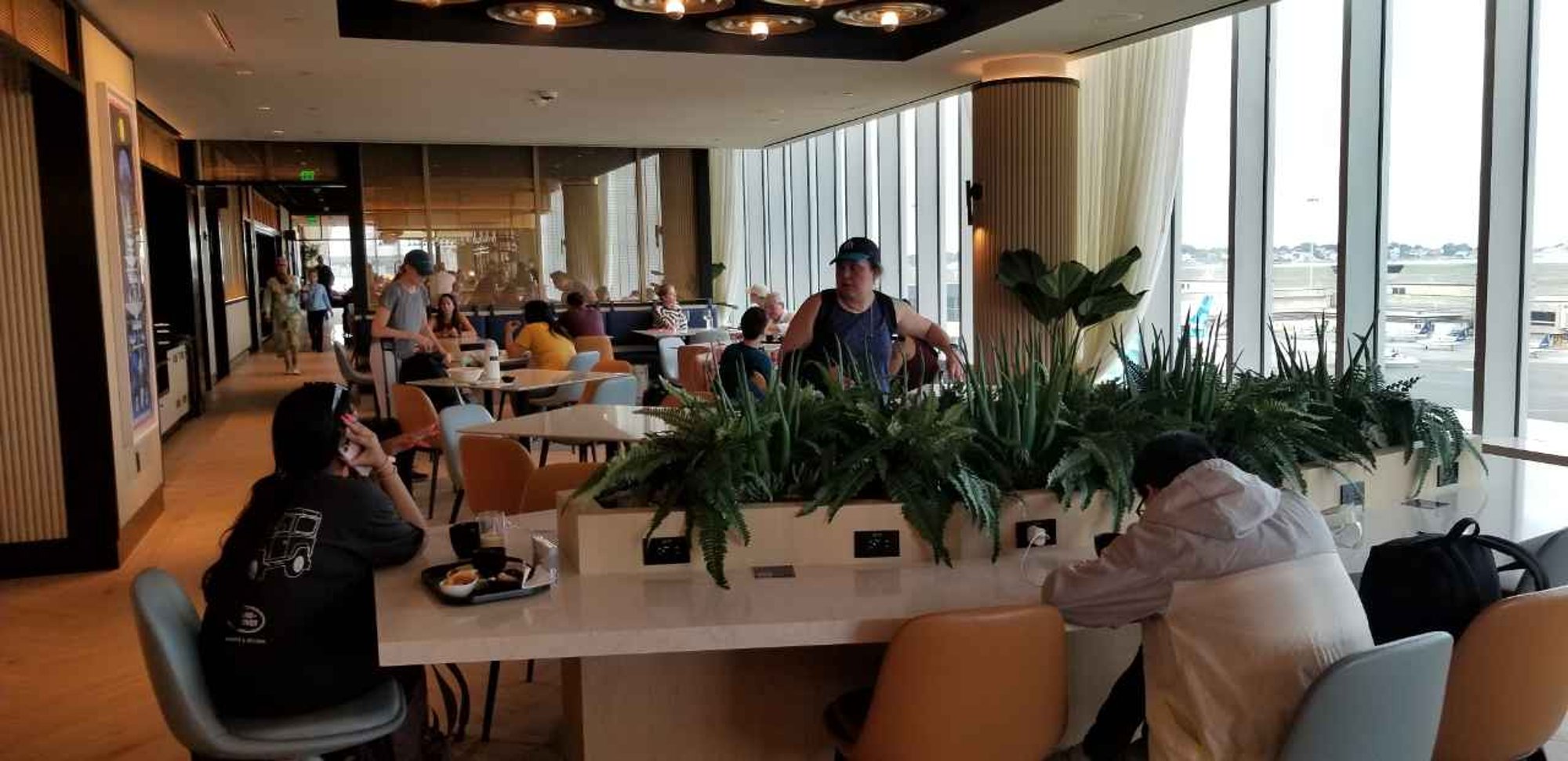 #4 of 5 images of Chase Sapphire Lounge by The Club