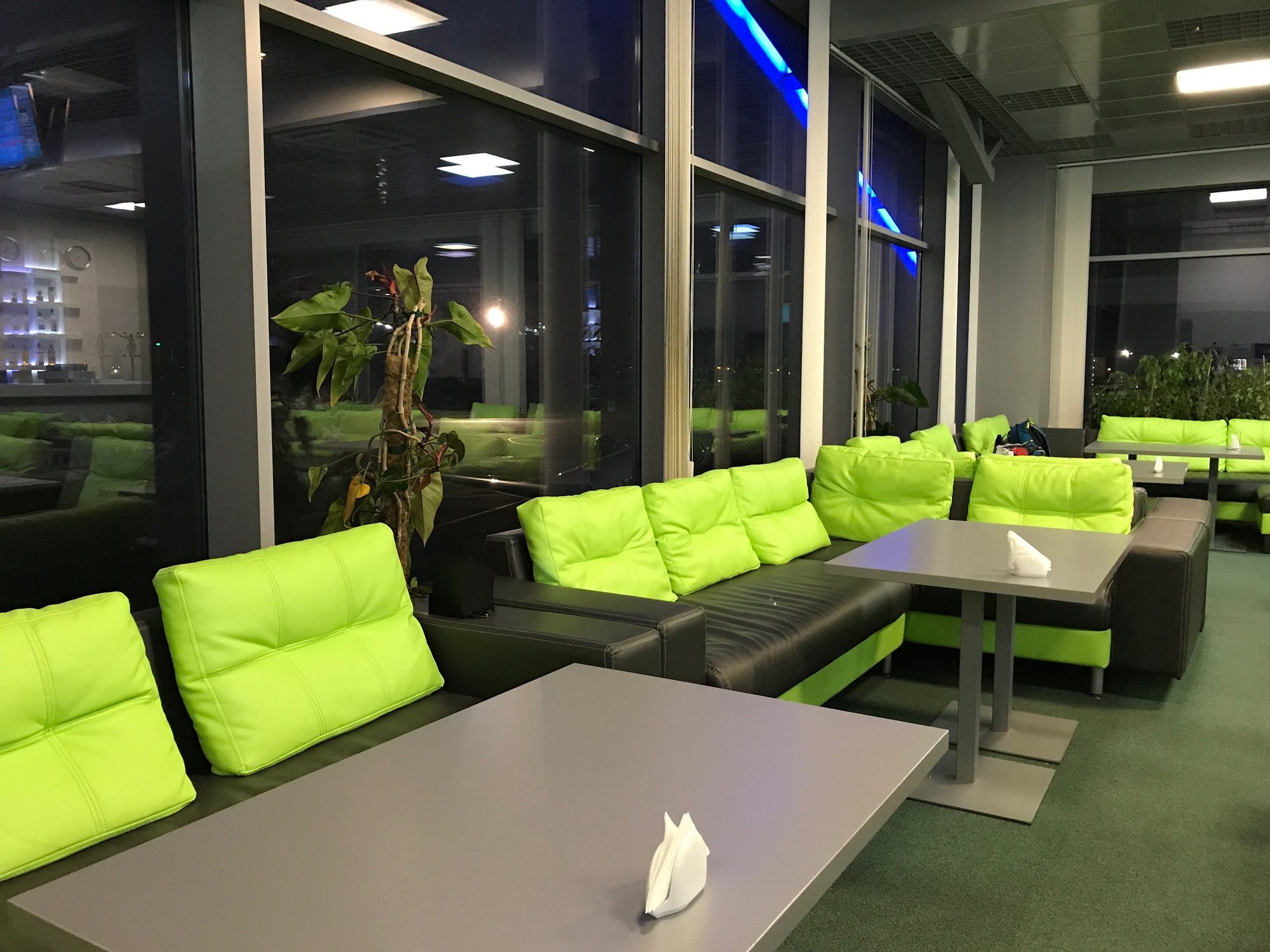 #2 of 5 images of East Lounge