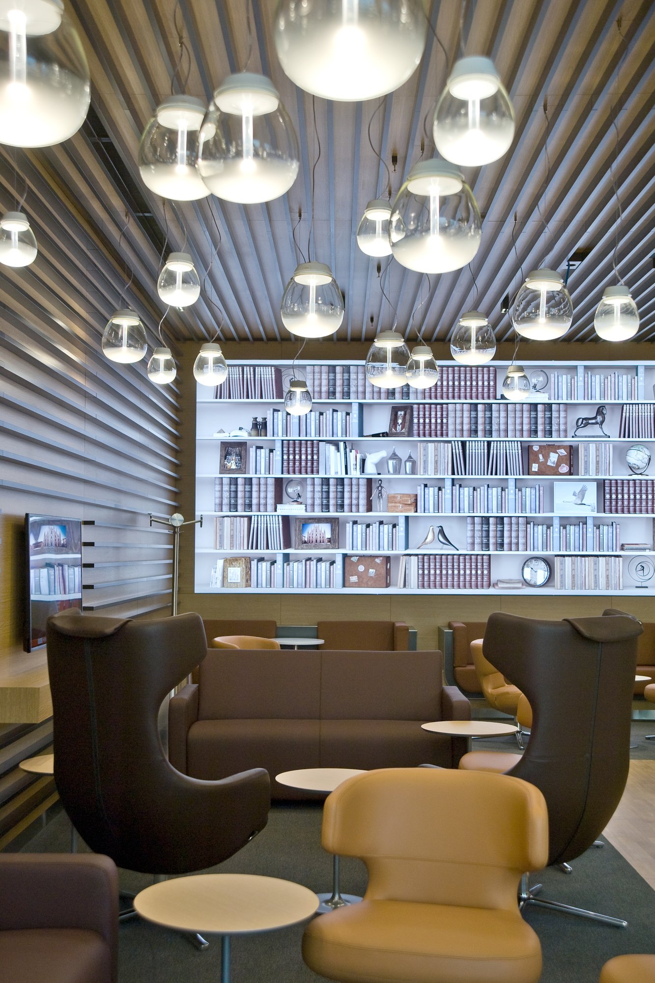 #3 of 5 images of Lufthansa Lounge