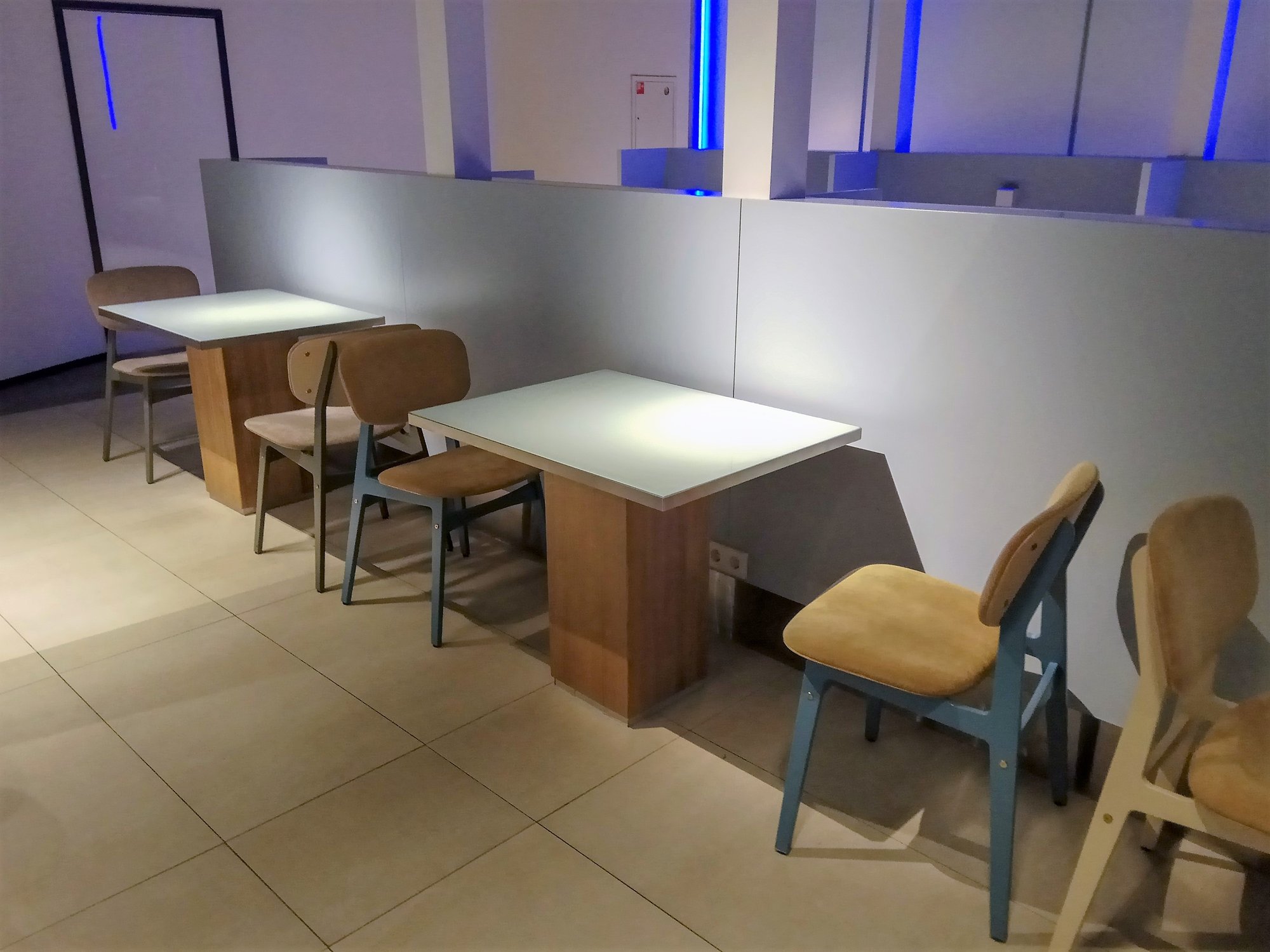 #4 of 5 images of UTG Rakhmaninov Premier Lounge