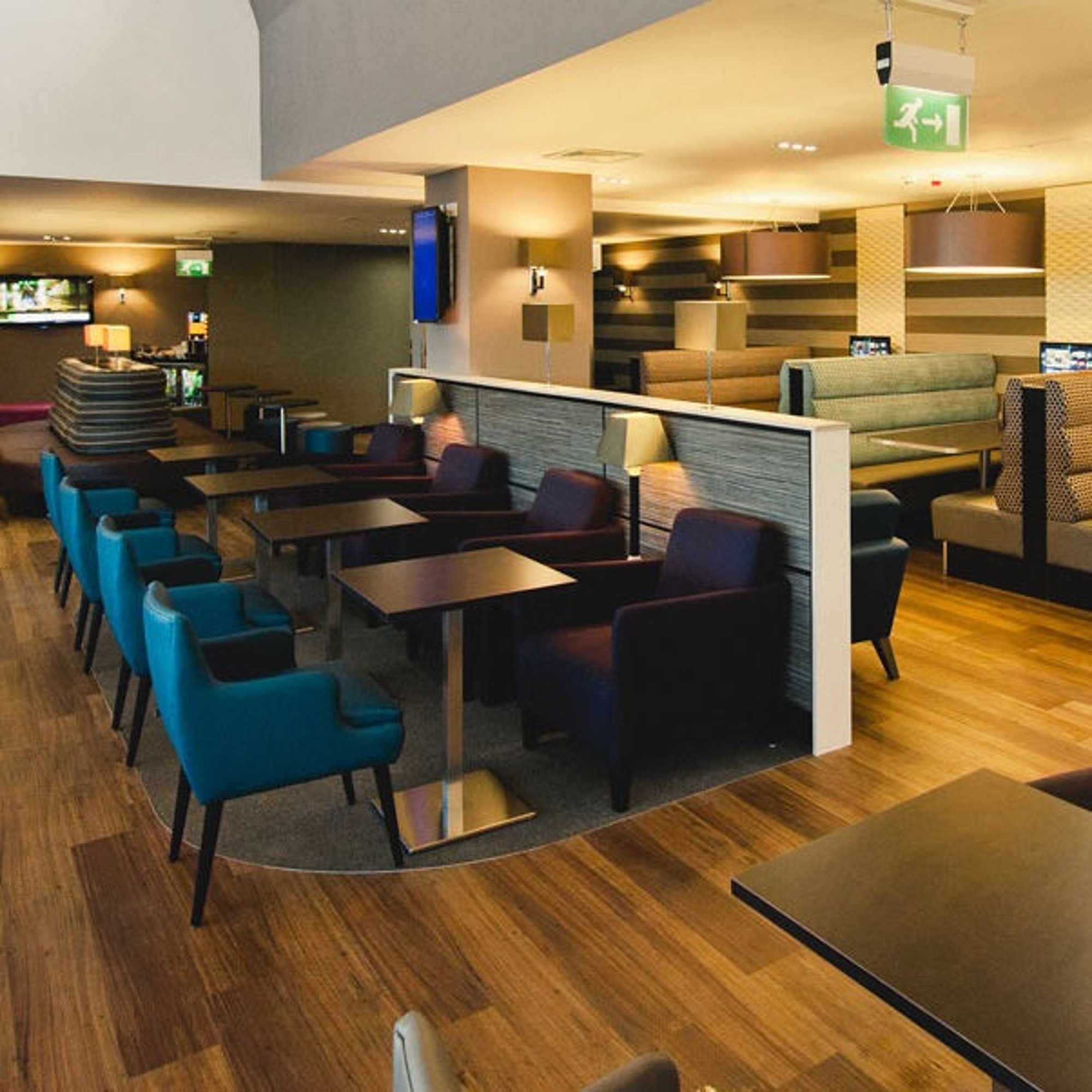 #2 of 5 images of Aspire Lounge