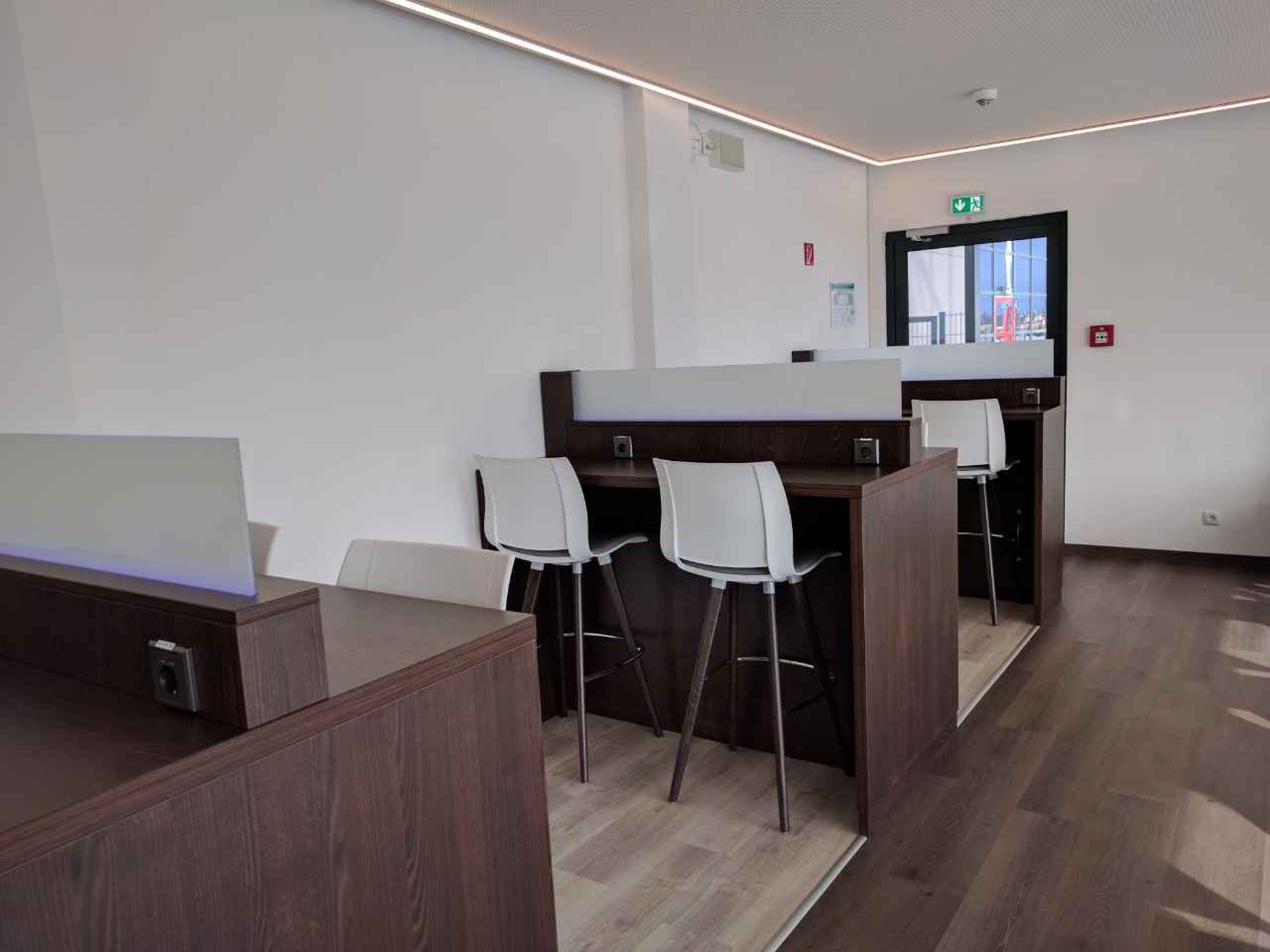 #2 of 5 images of C Lounge