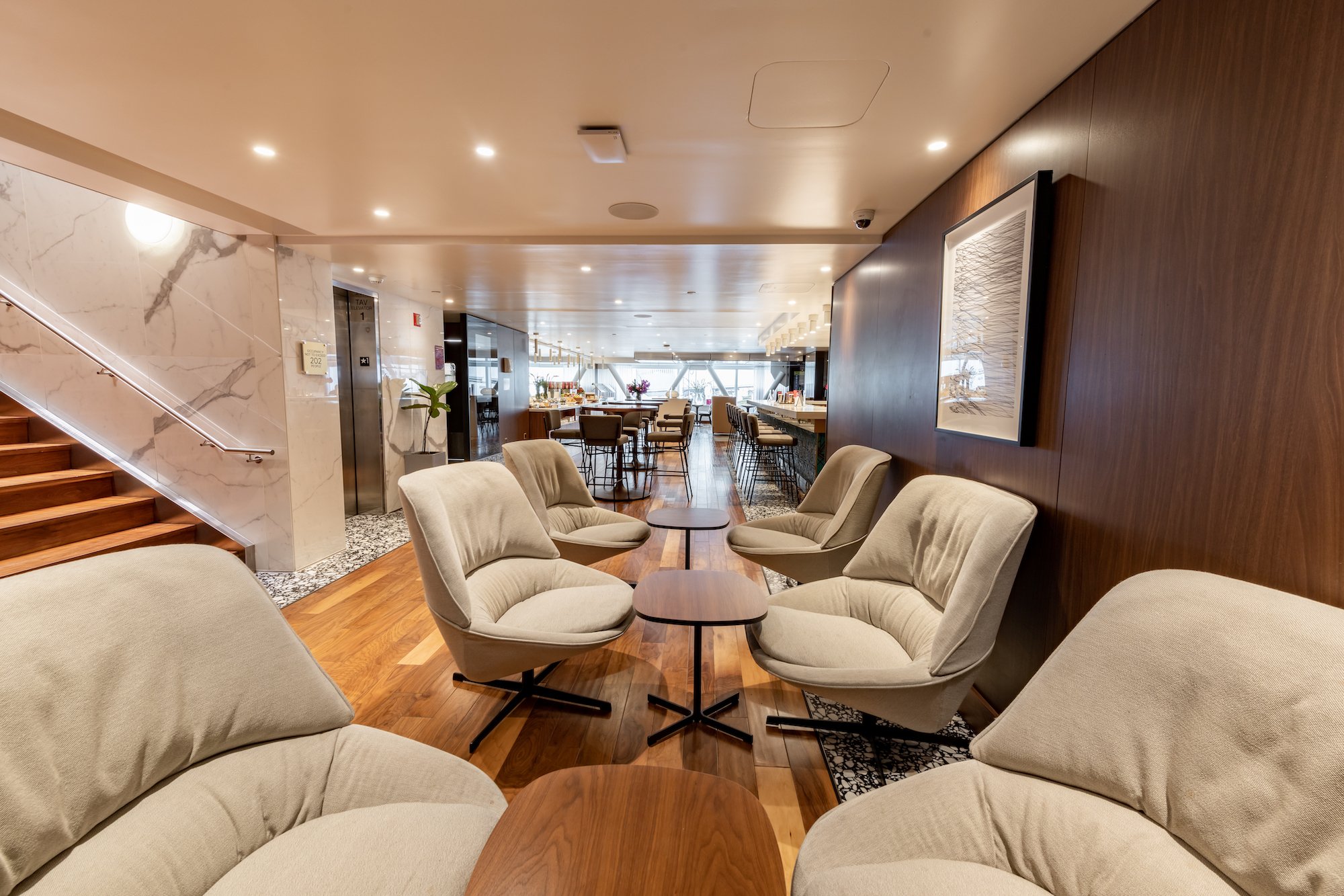 #4 of 5 images of Primeclass Lounge