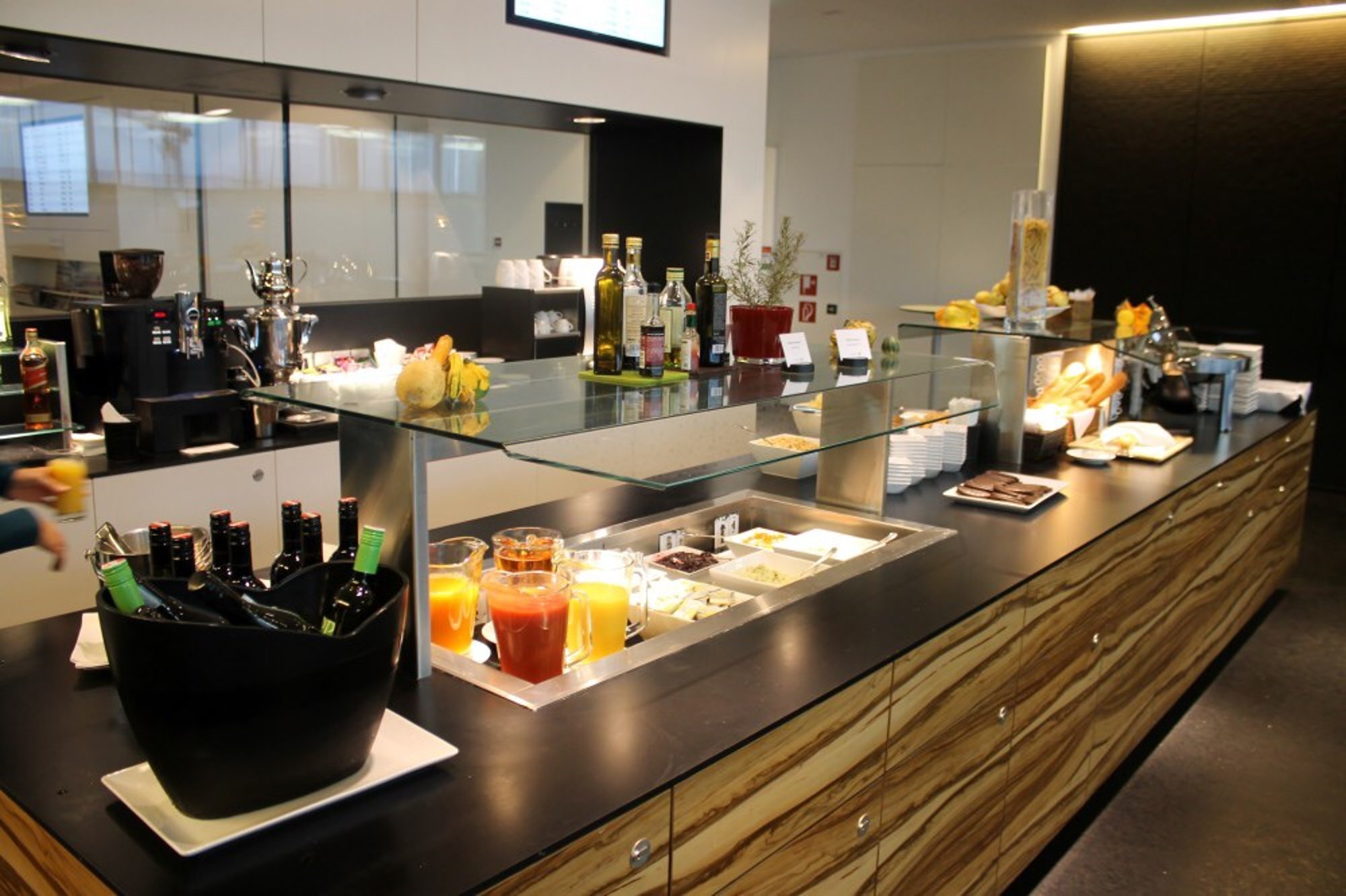 #5 of 5 images of Sky Lounge (Schengen)