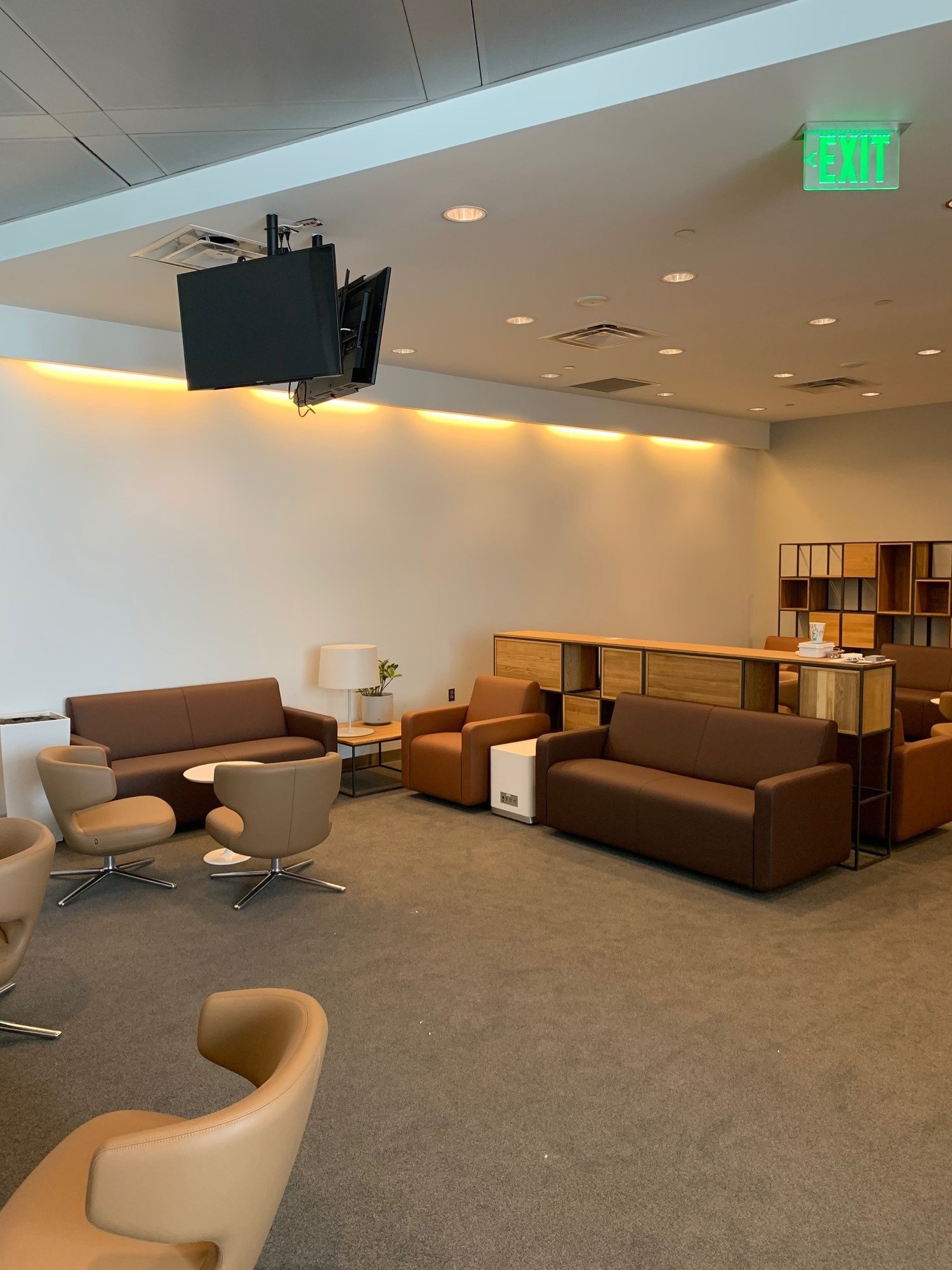 #5 of 5 images of Lufthansa Lounge