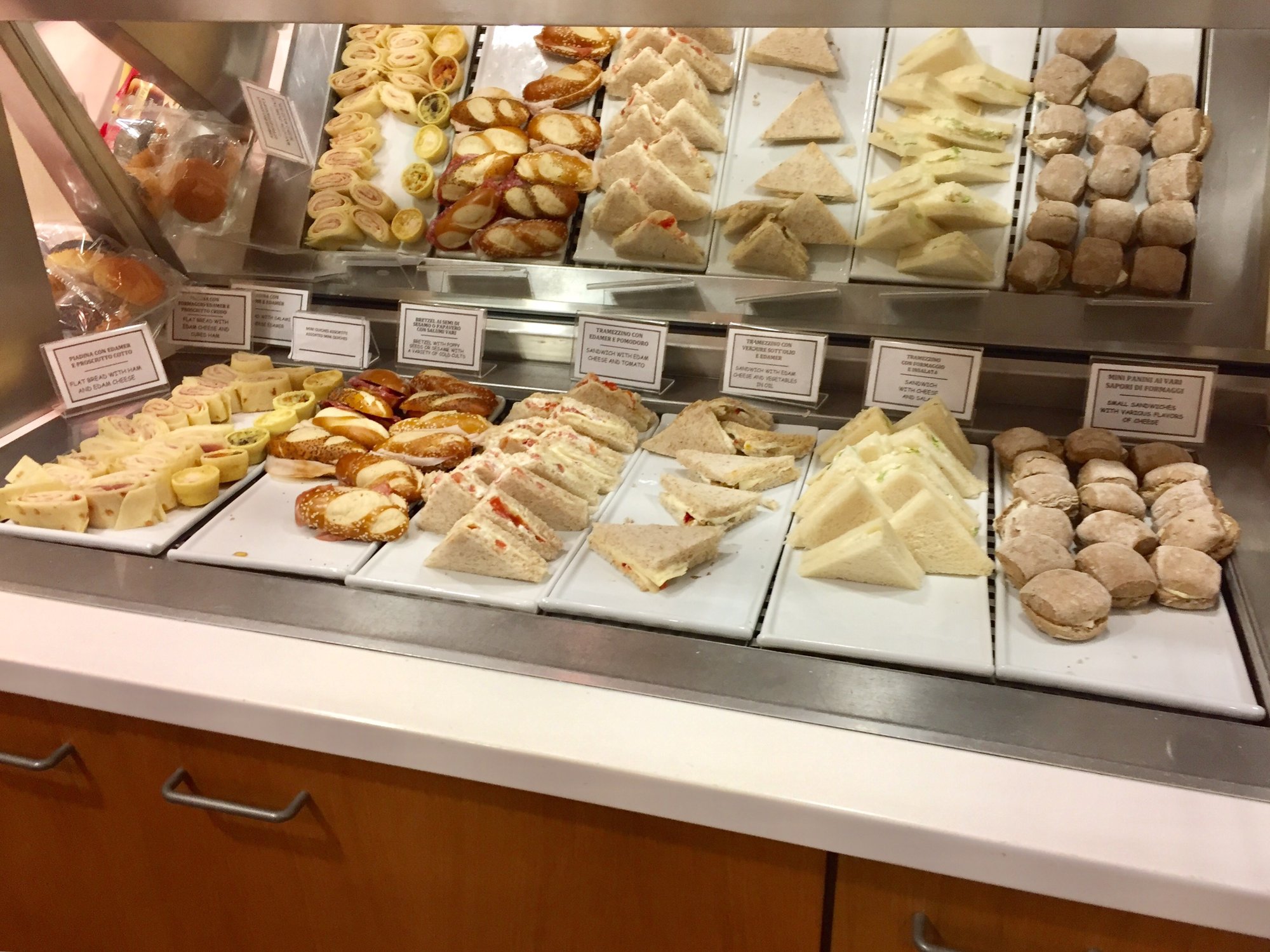 #3 of 5 images of Club S.E.A. - Sala Monteverdi