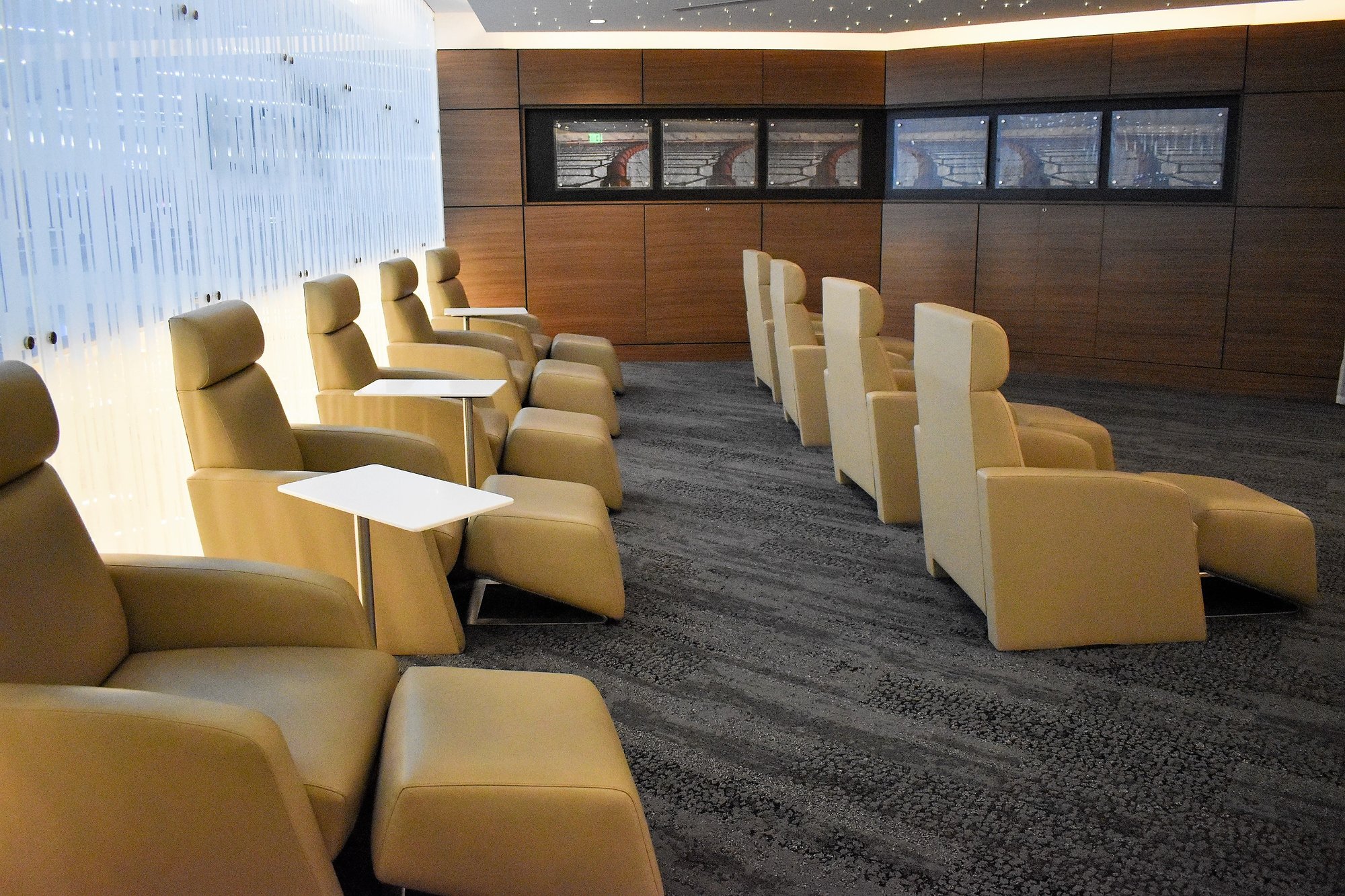 #3 of 5 images of Delta Sky Club