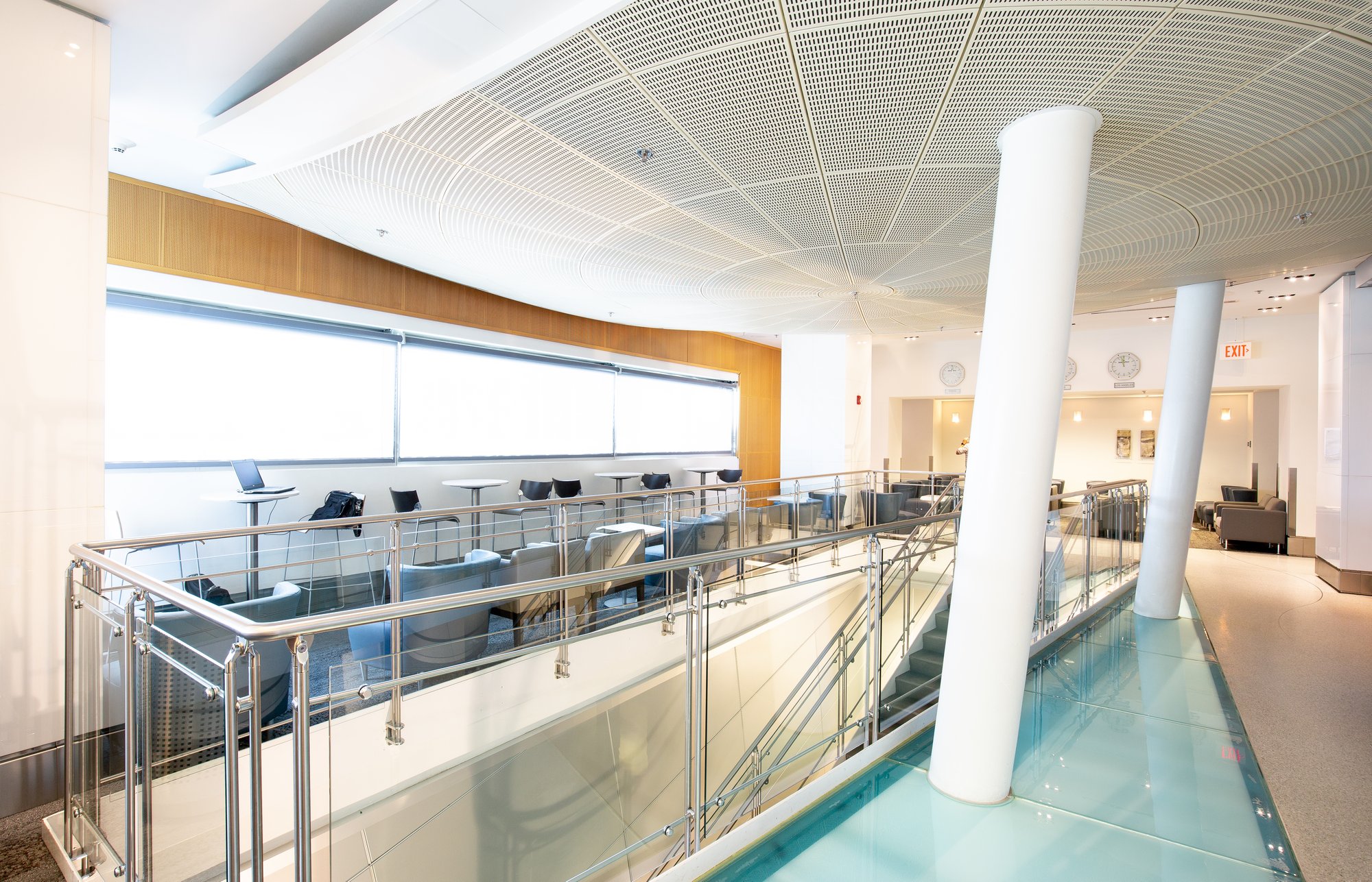 #3 of 5 images of Delta Sky Club