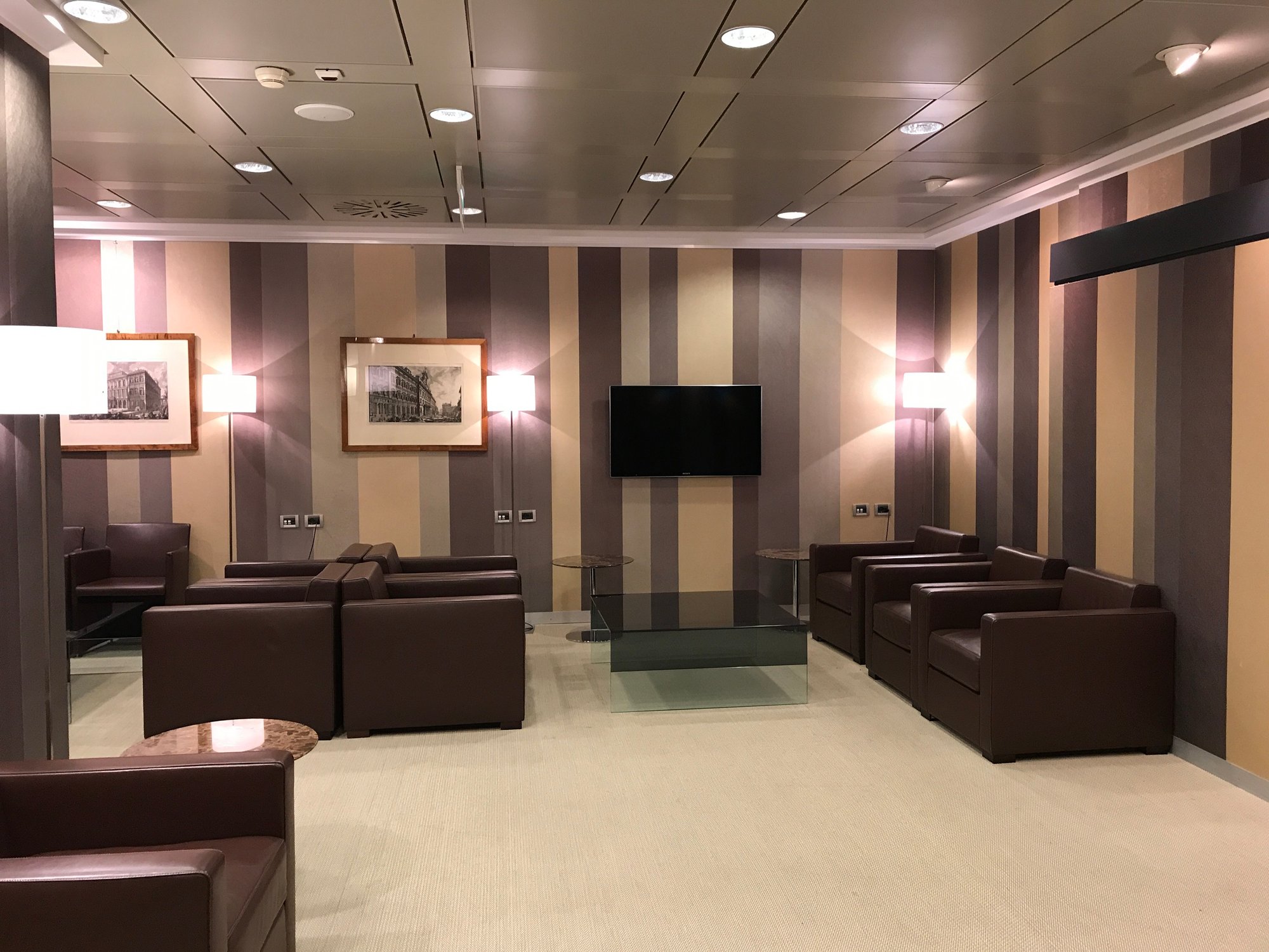 #1 of 5 images of Piranesi Classic Lounge