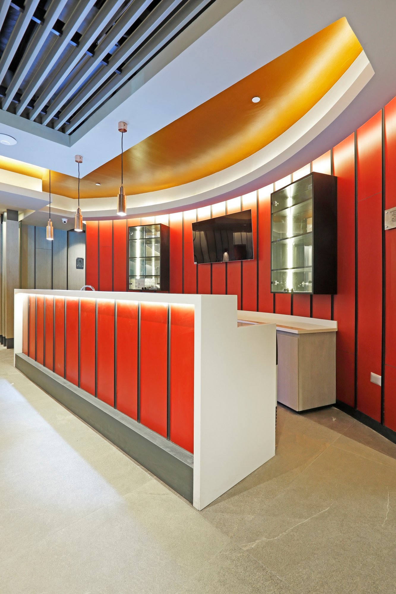 #4 of 5 images of Andes Lounge