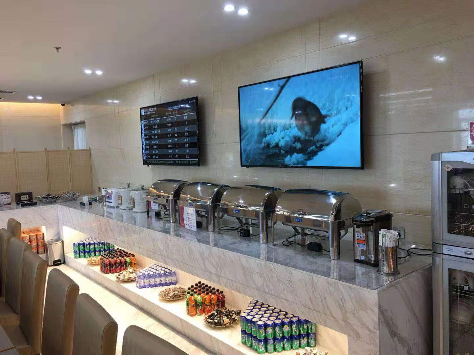 #2 of 2 images of China Southern First Class Lounge (Gate 32)