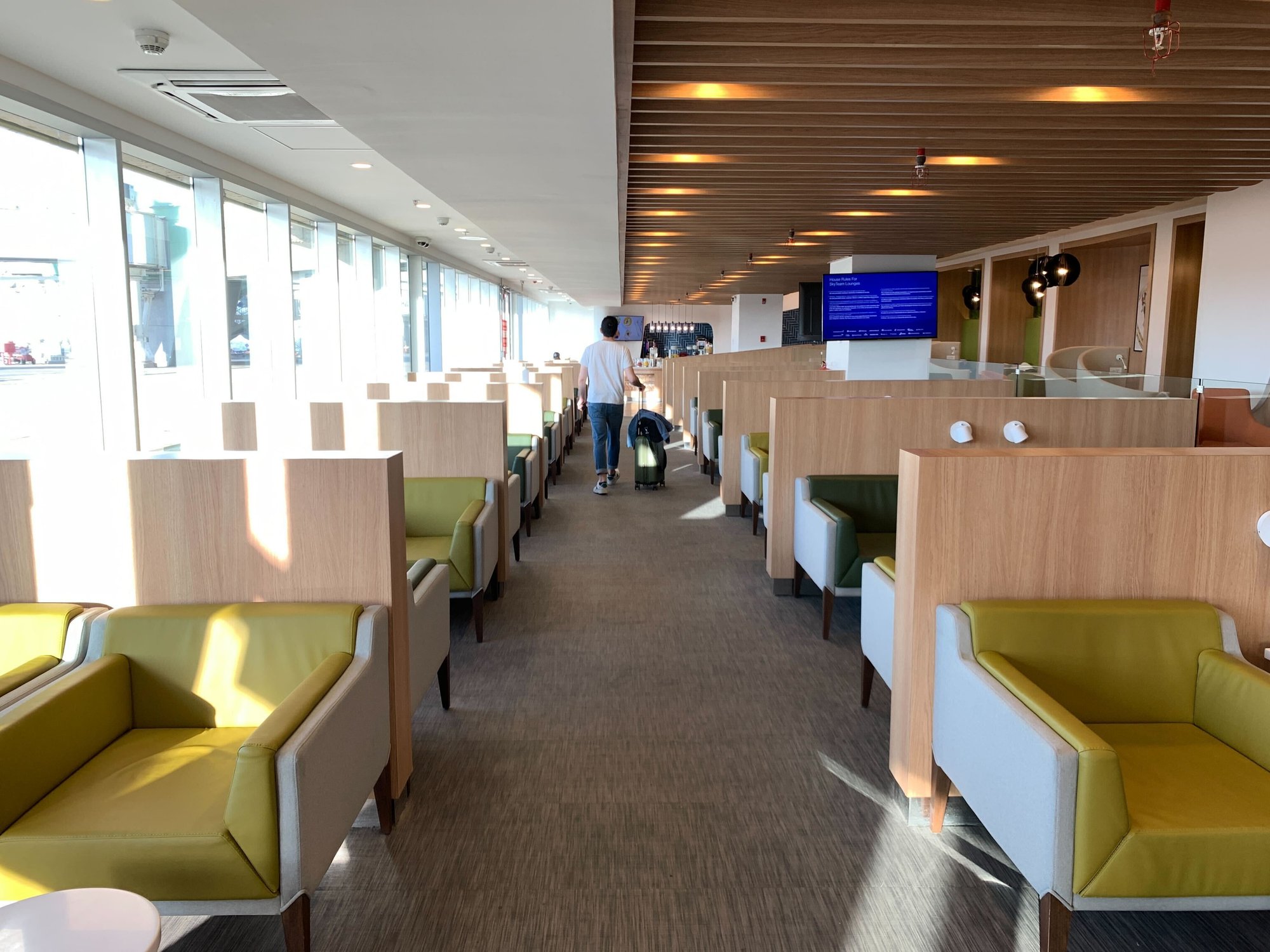 #2 of 5 images of SkyTeam Lounge