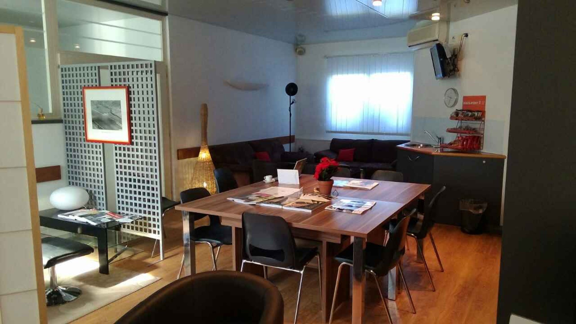 #1 of 4 images of E-Aviation VIP Lounge