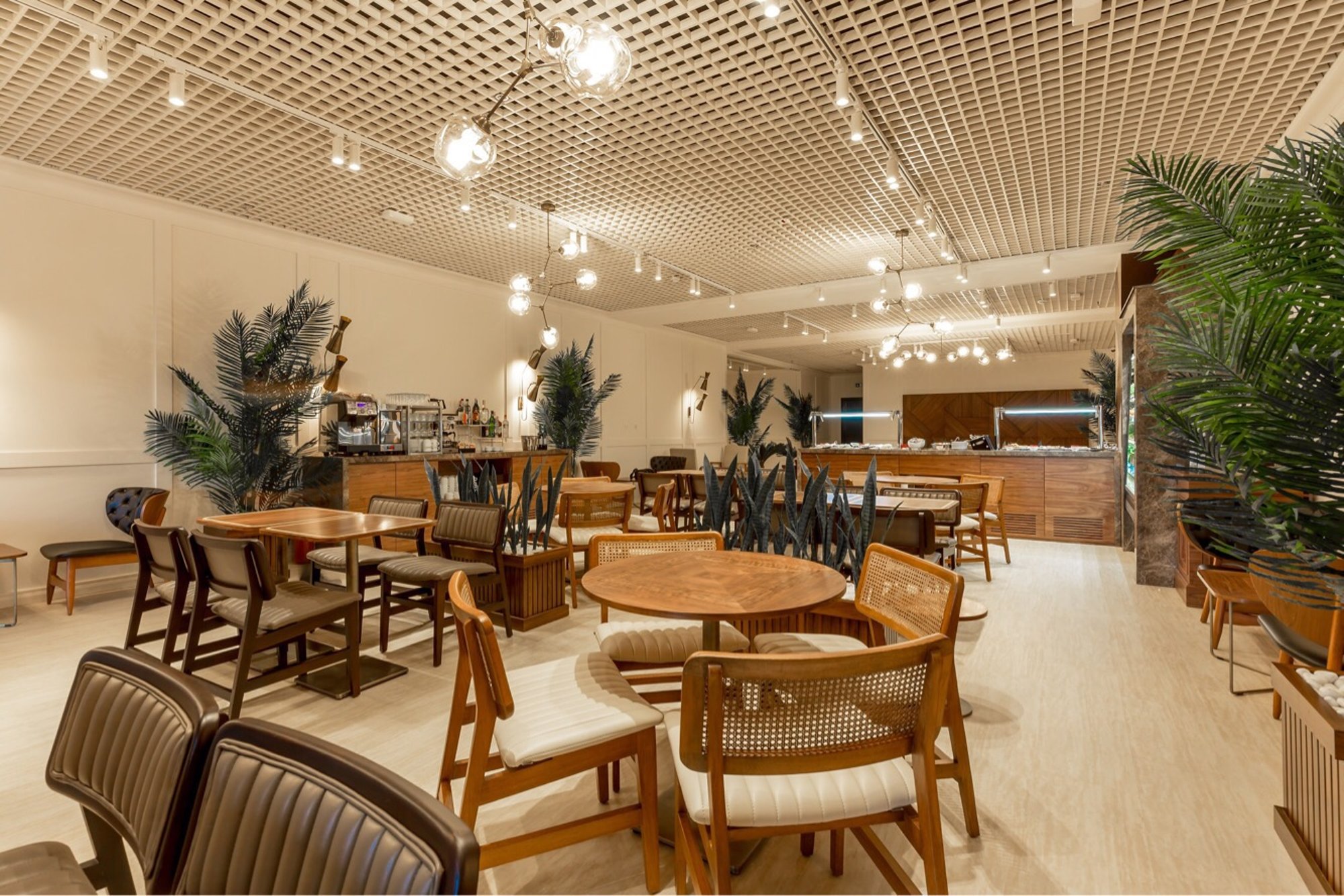 #5 of 5 images of Primeclass Lounge