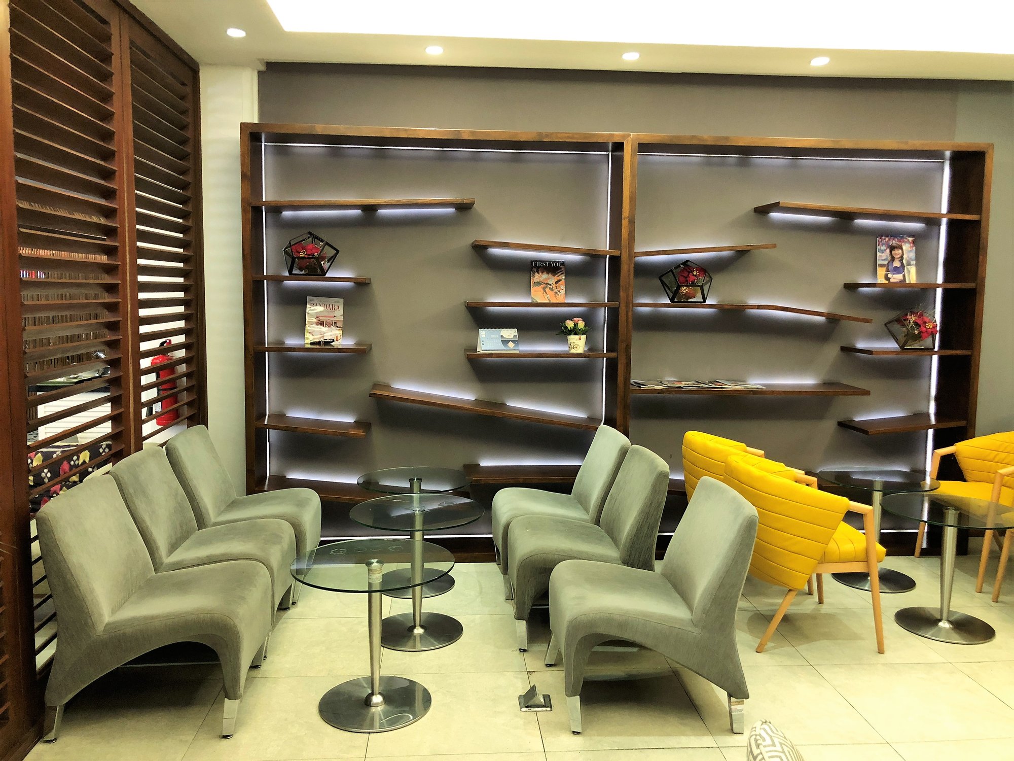 #2 of 5 images of Concordia Lounge