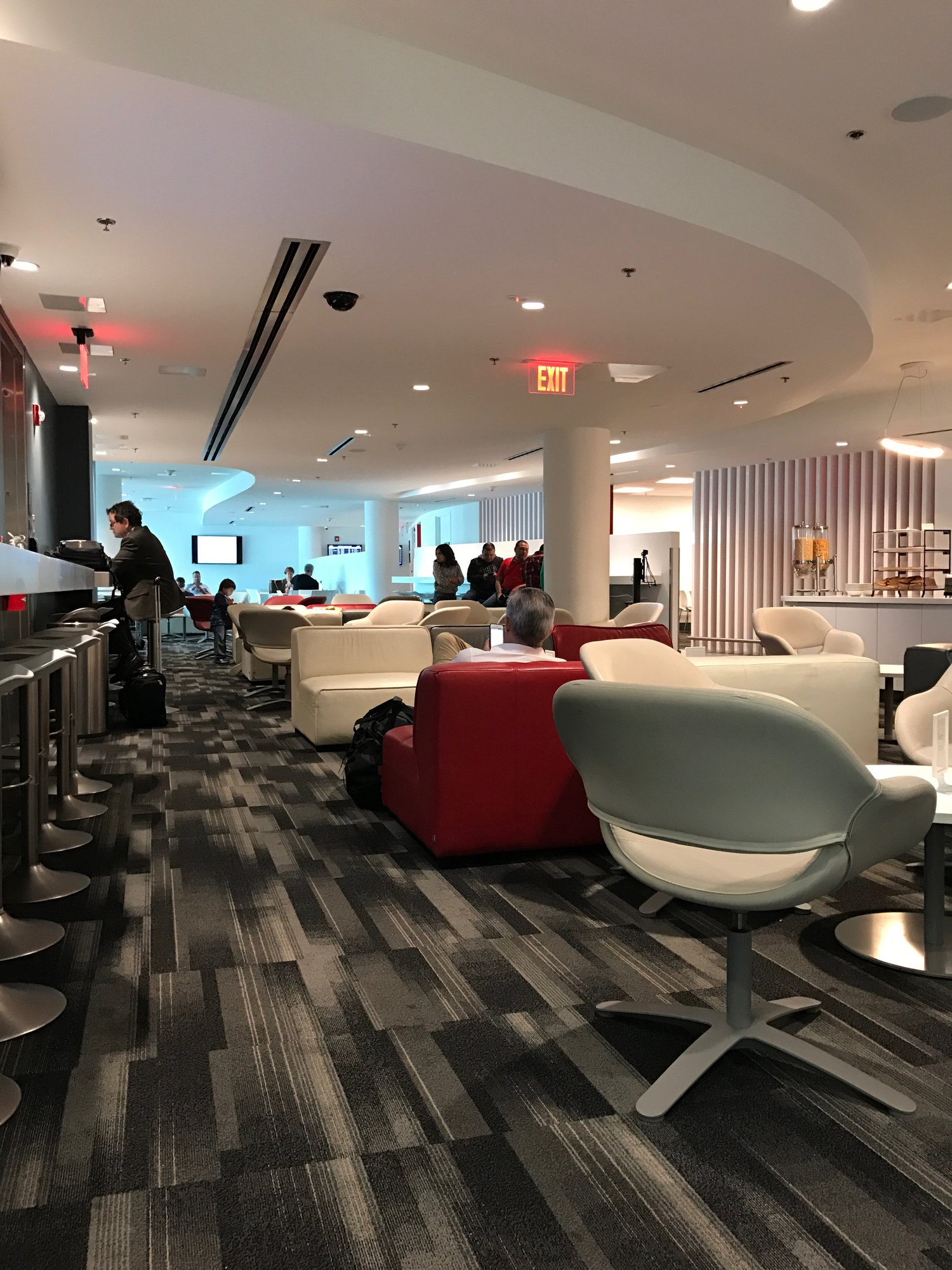 #5 of 5 images of Avianca/TAP Portugal VIP Lounge