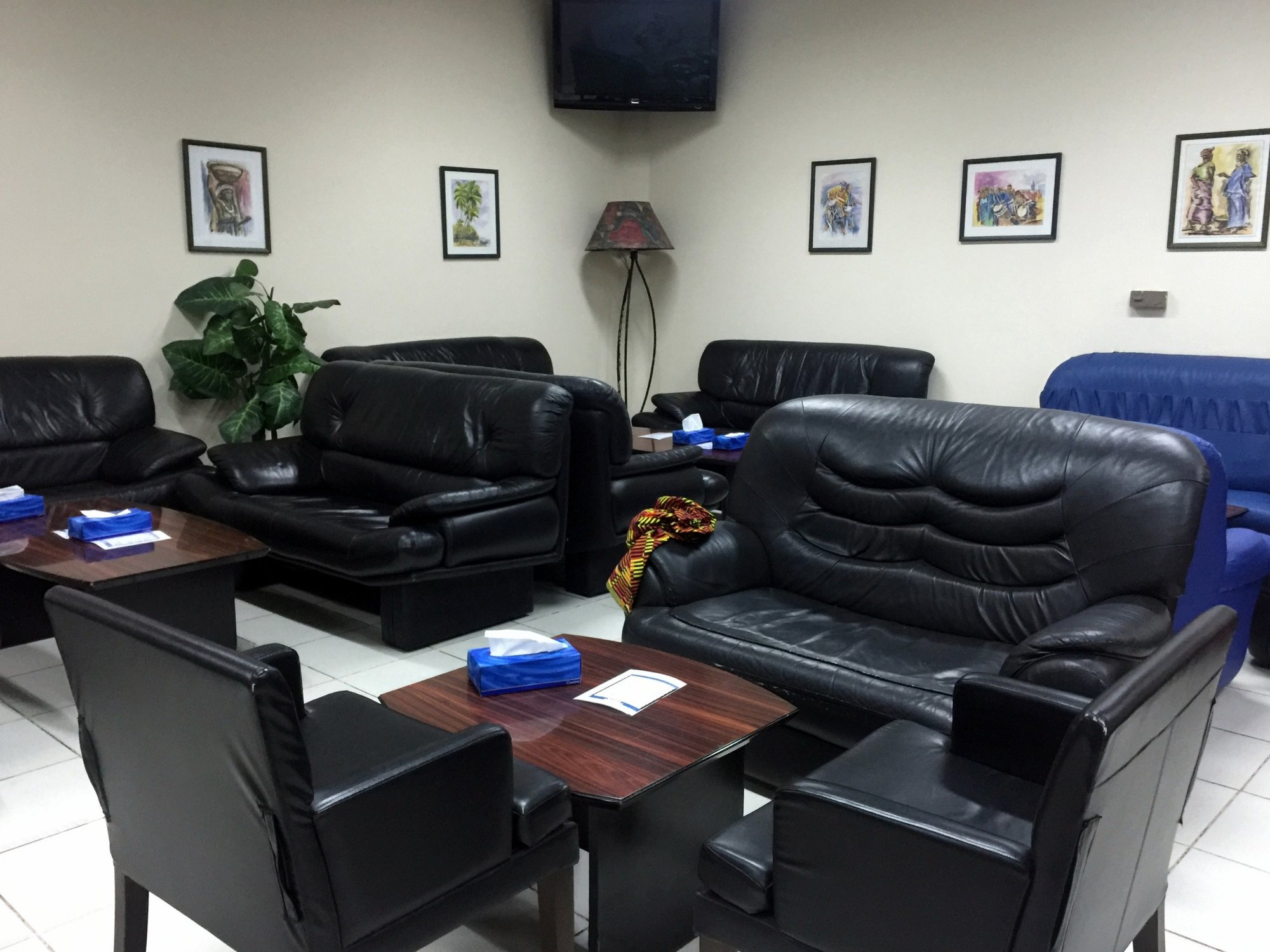 #5 of 5 images of First Class Lounge