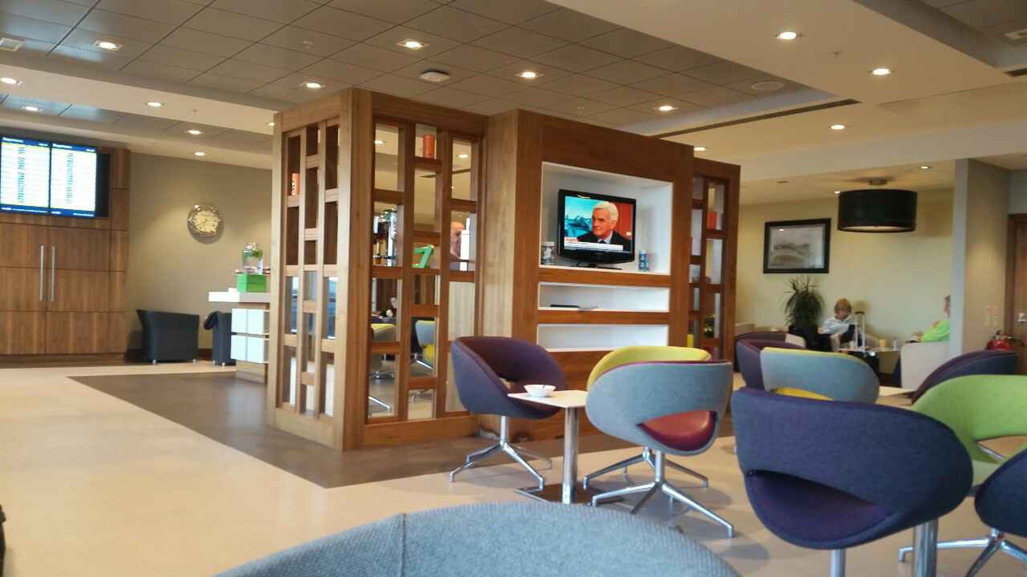 #4 of 5 images of T1 Lounge