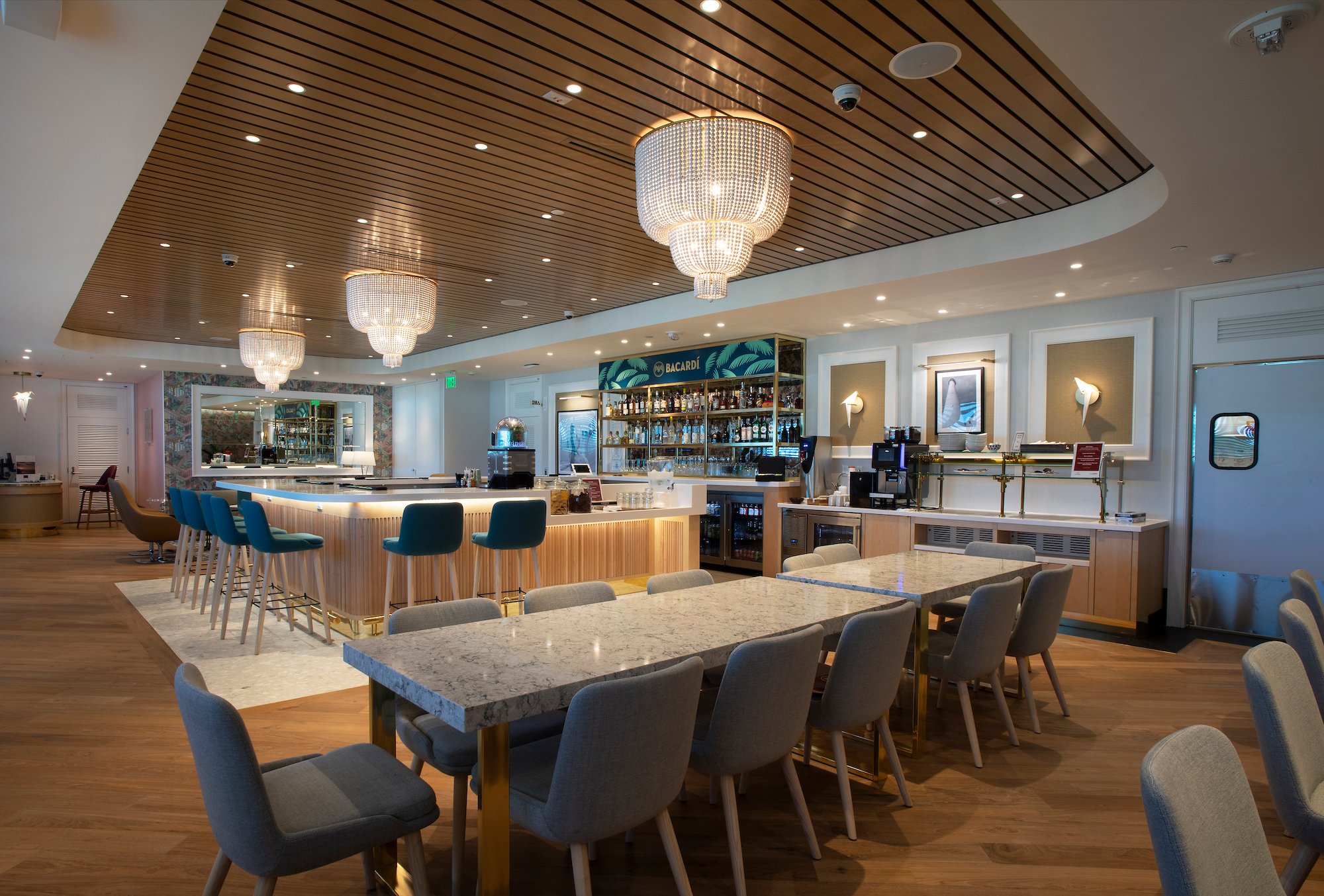 #1 of 5 images of Primeclass Lounge