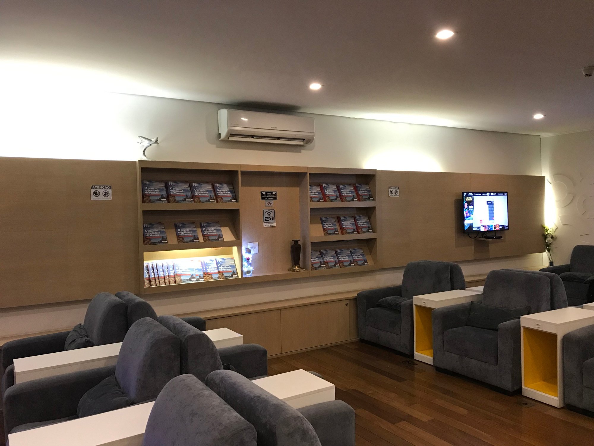 #3 of 5 images of Advantage VIP Lounge