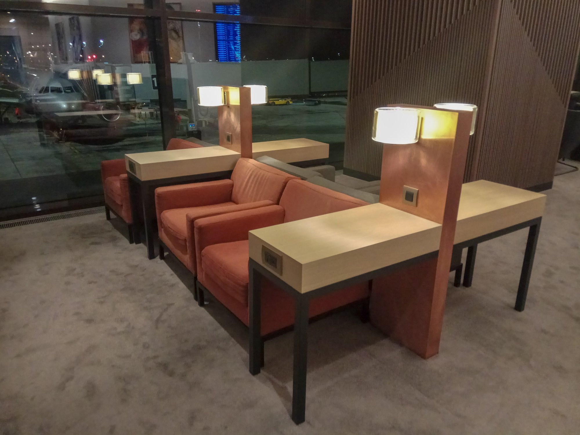 #2 of 5 images of Kandinsky Lounge