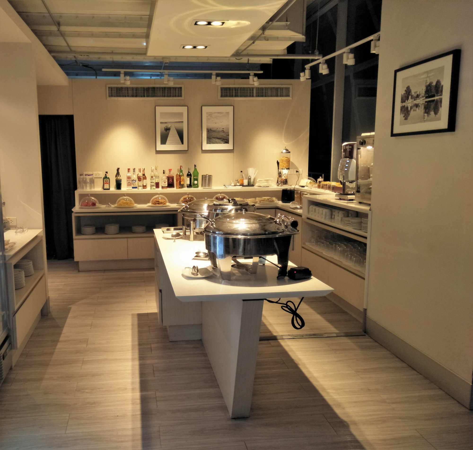 #1 of 5 images of Miracle Business Class Lounge