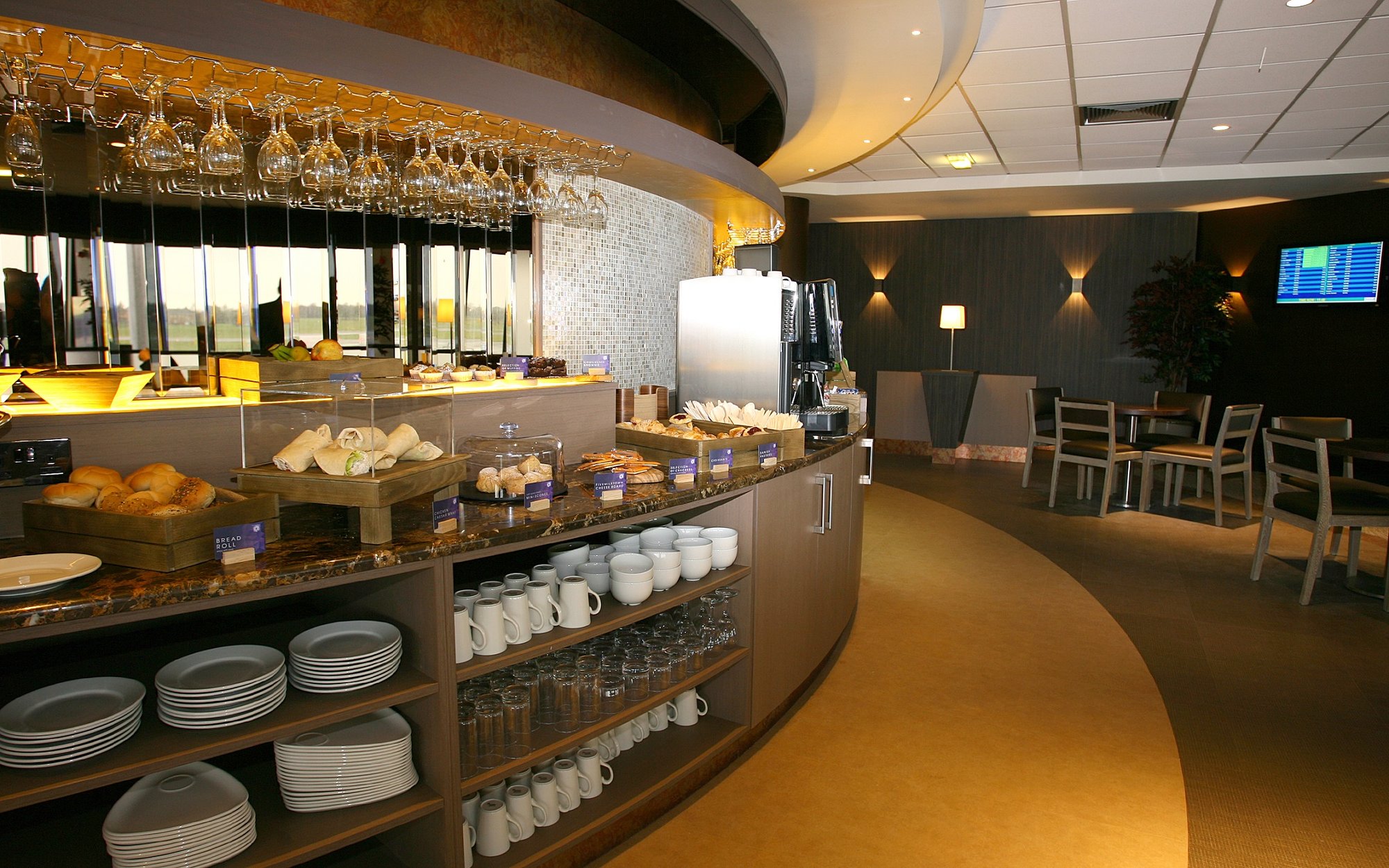 #5 of 5 images of Causeway Lounge