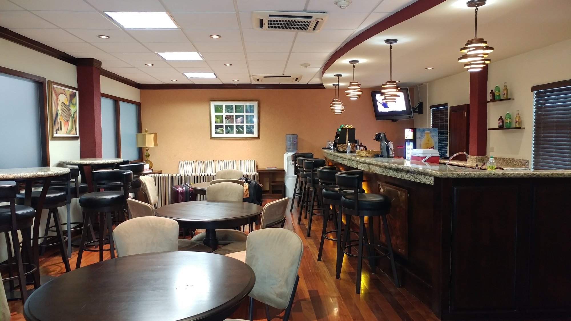 #4 of 5 images of Club Kingston Arrivals Lounge