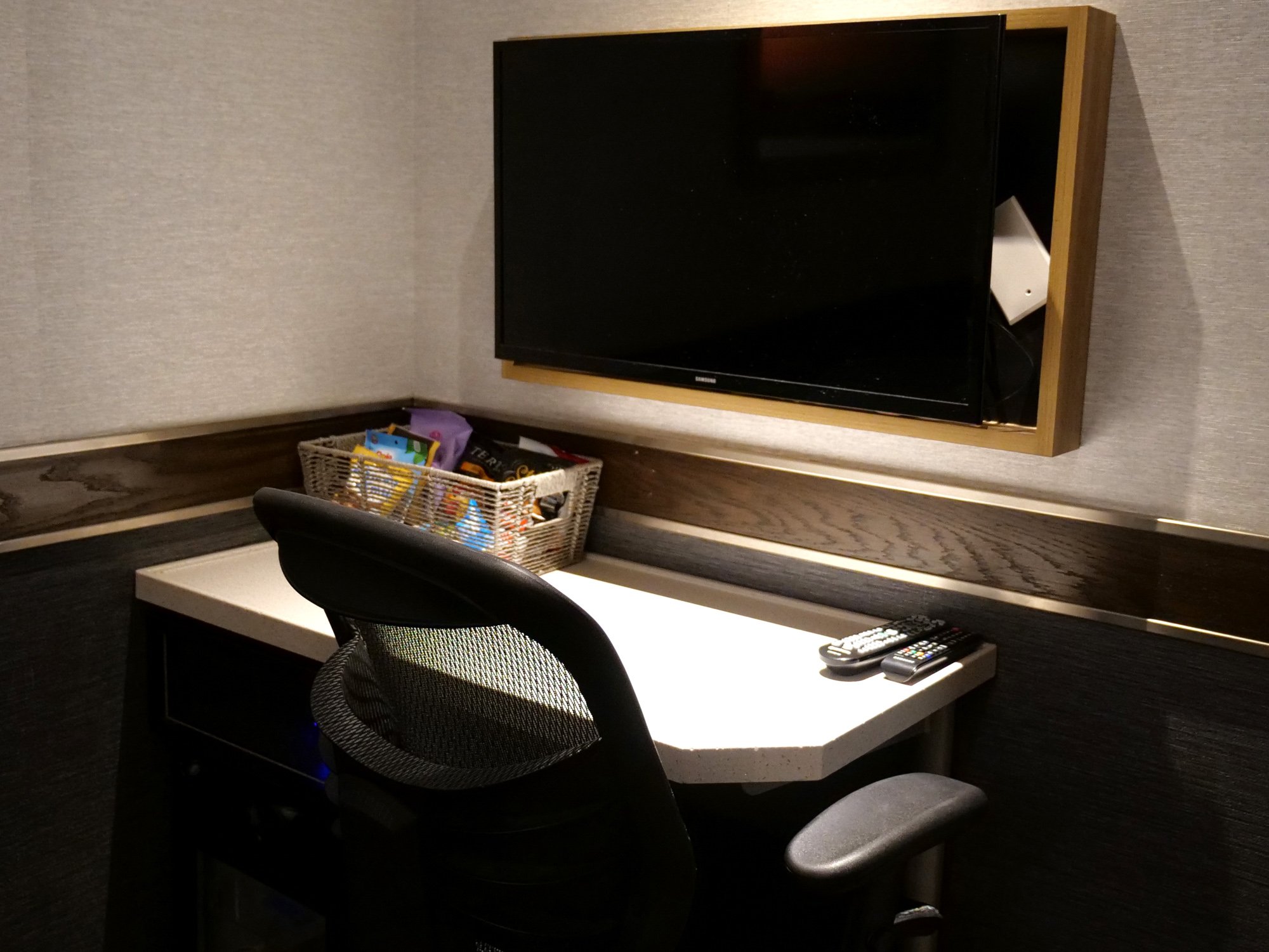 #2 of 5 images of Minute Suites (Concourse D/E Connector)