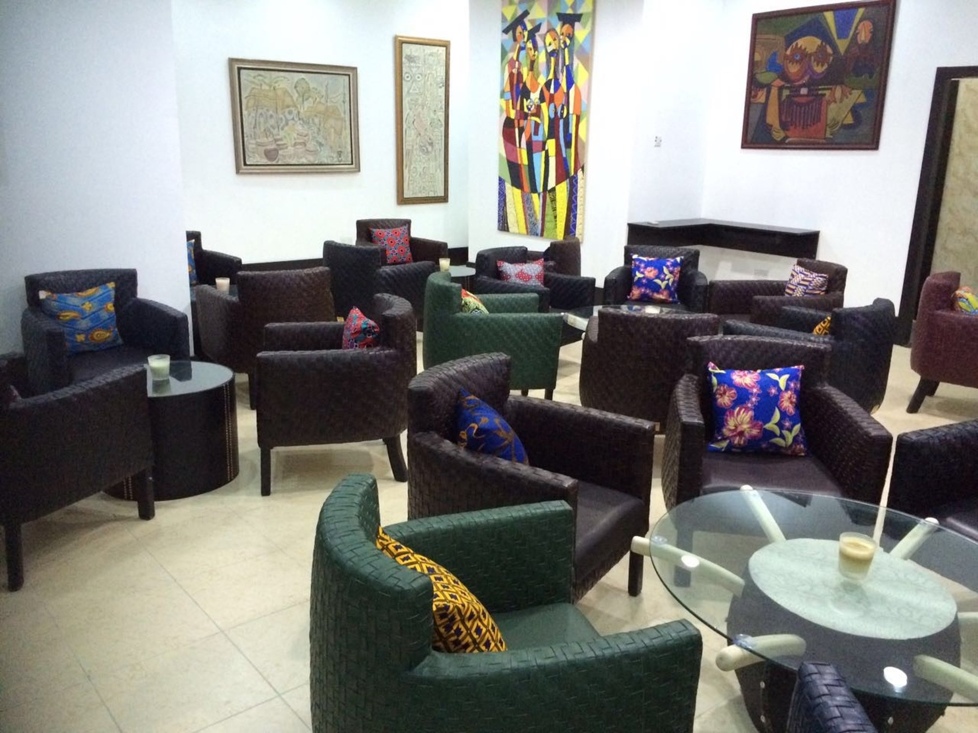 #4 of 5 images of Salon des arrivées Llegada