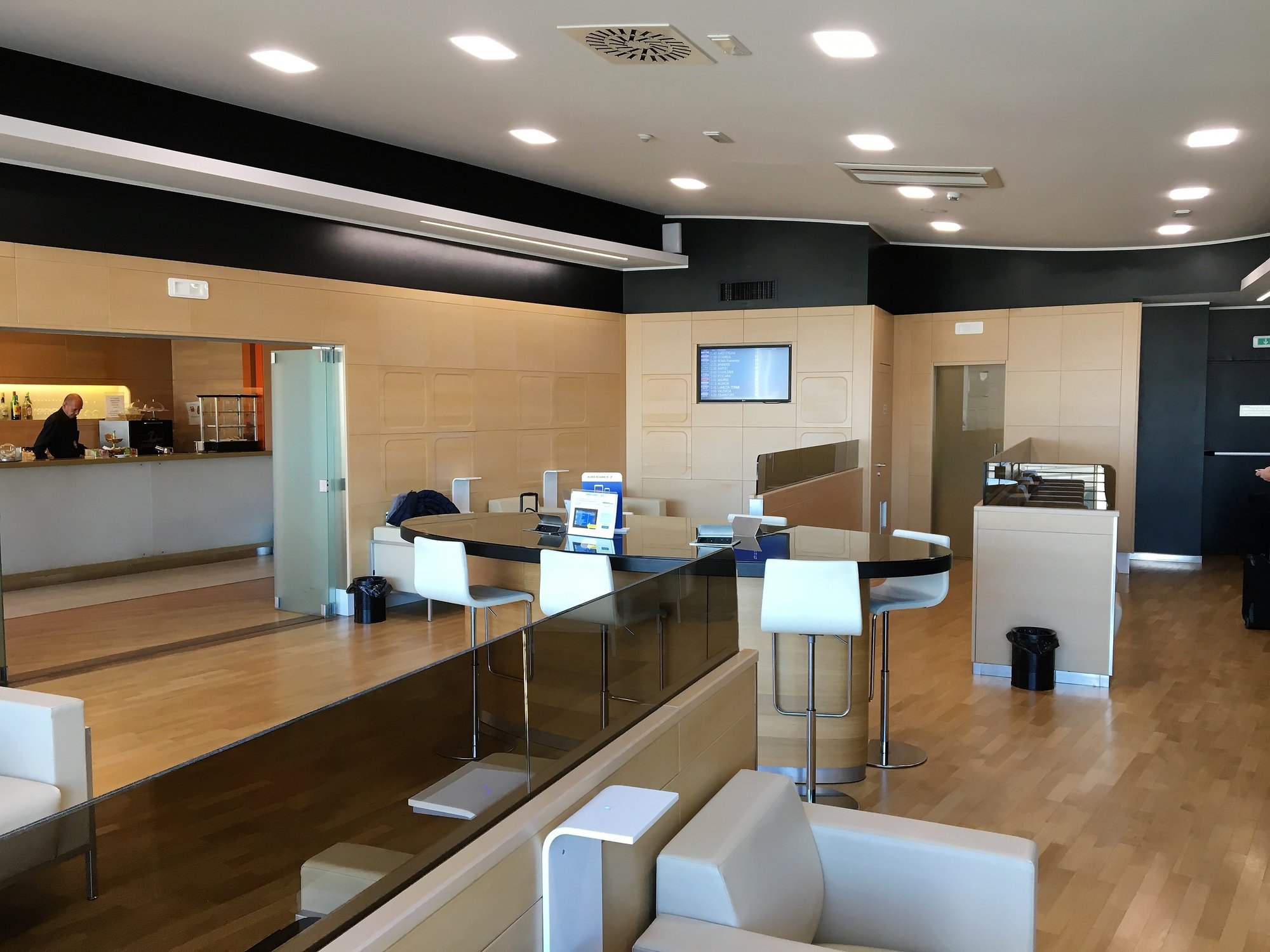 #2 of 5 images of Piemonte Lounge