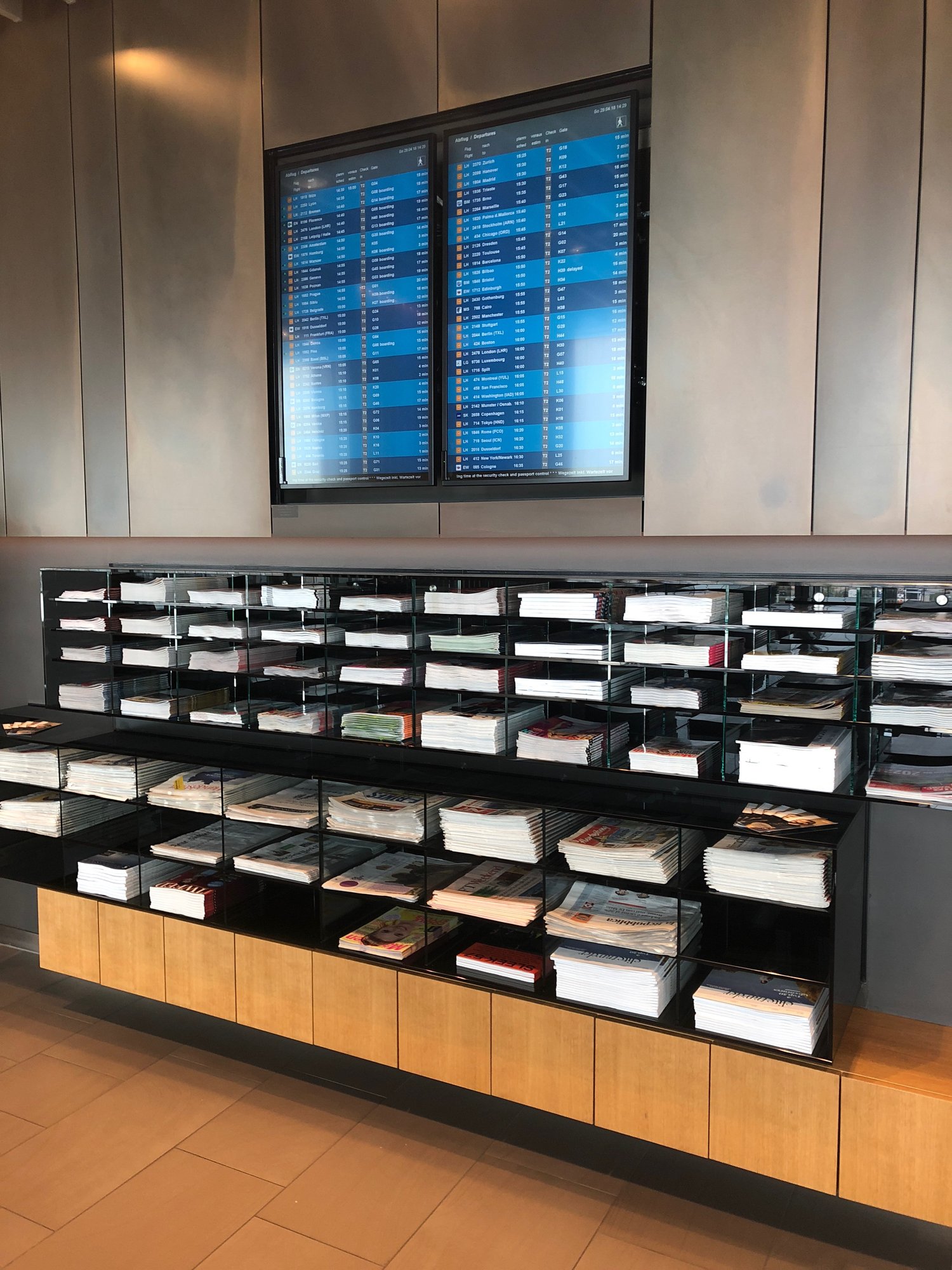 #2 of 5 images of Lufthansa First Class Lounge