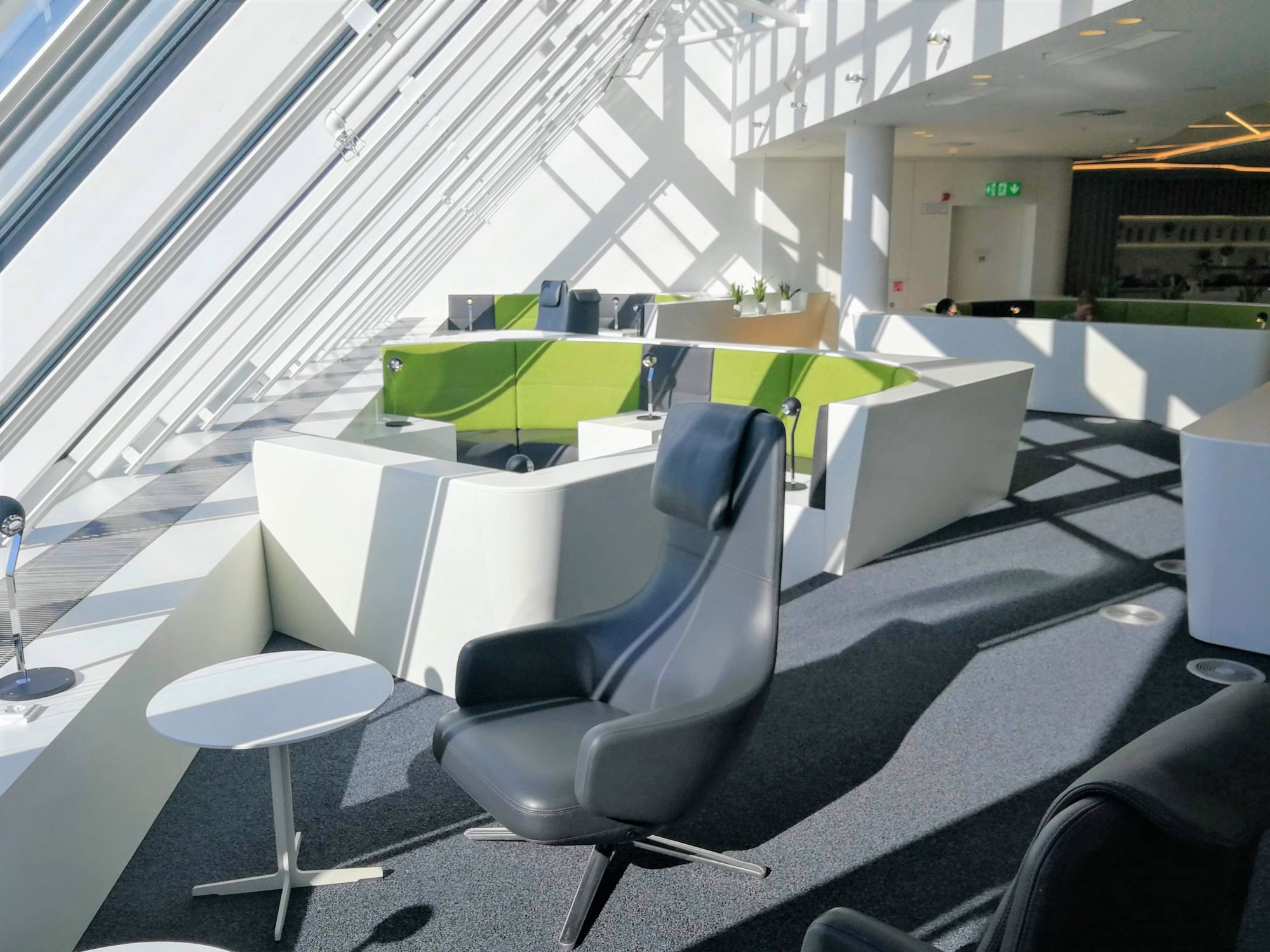 #3 of 5 images of Airport Lounge World