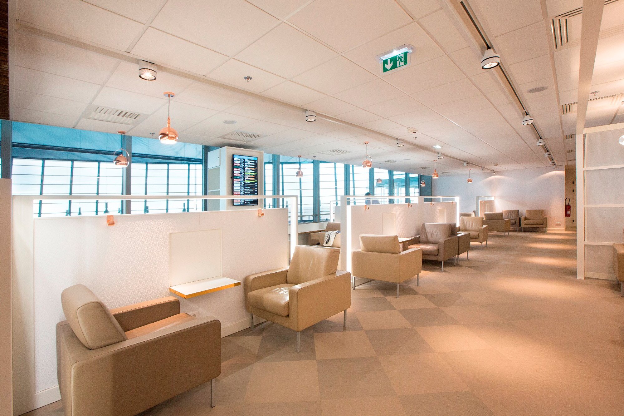 #4 of 5 images of The Infinity Lounge