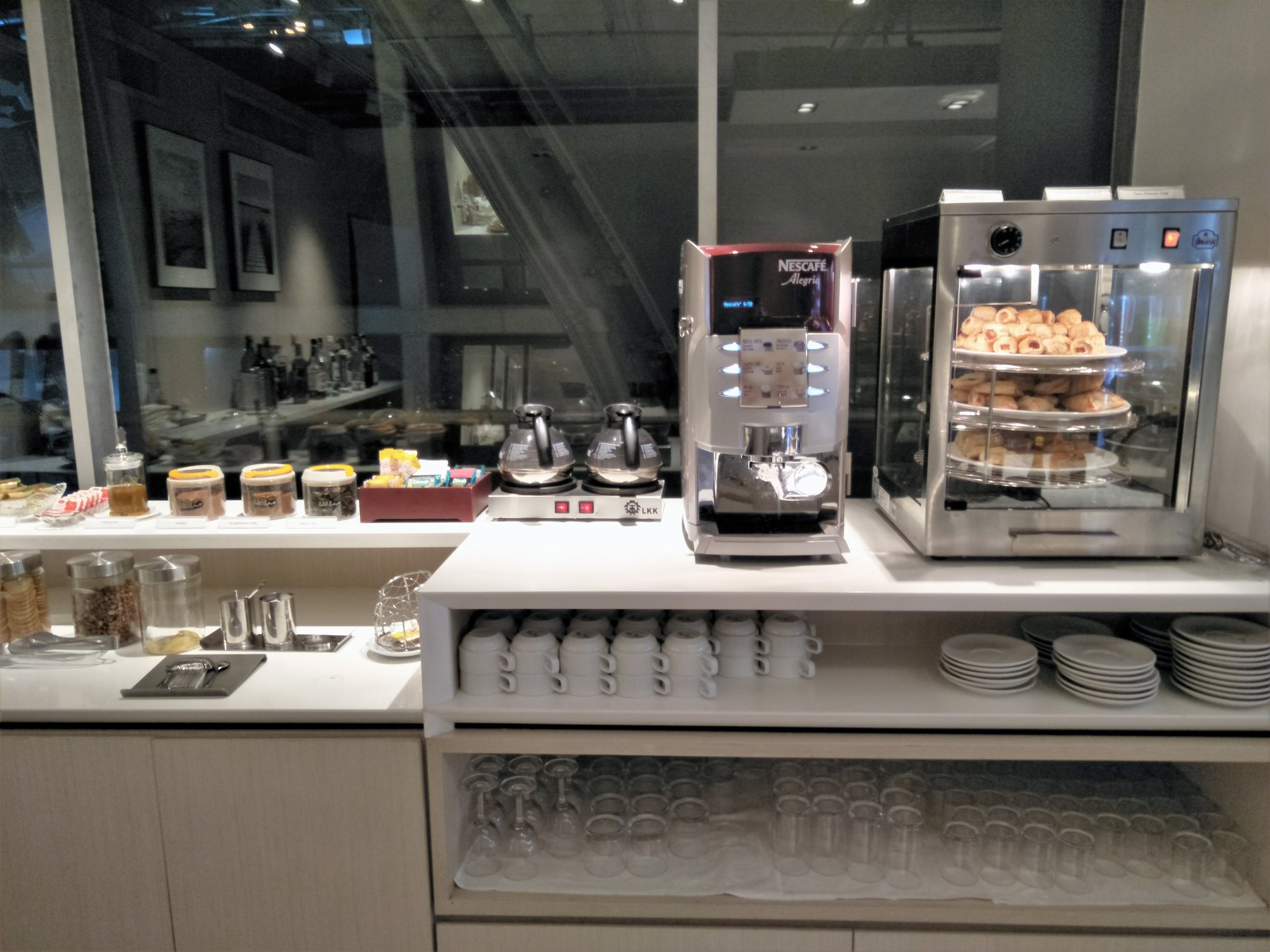 #2 of 5 images of Miracle Business Class Lounge