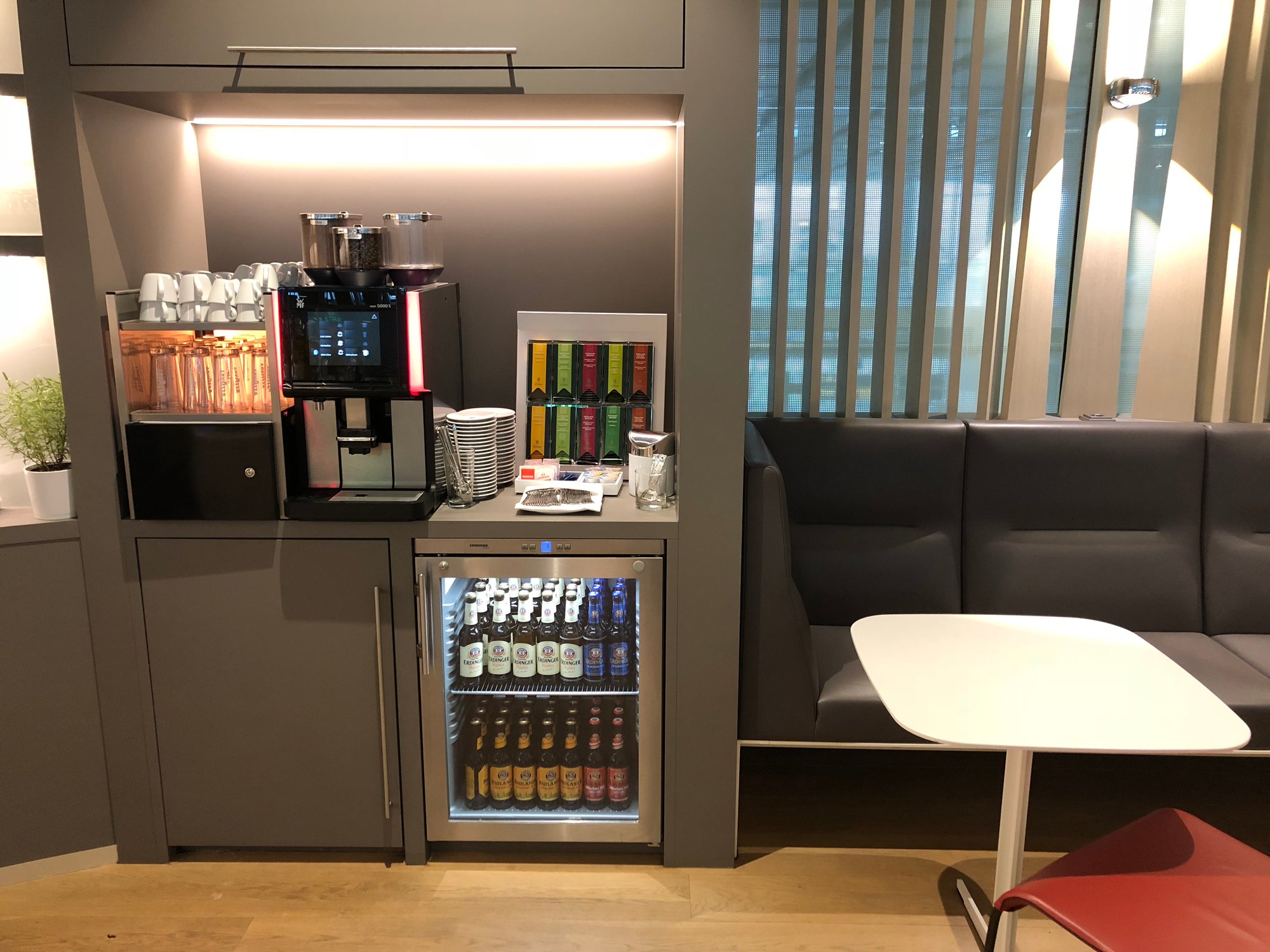 #5 of 5 images of Airport Lounge Europe