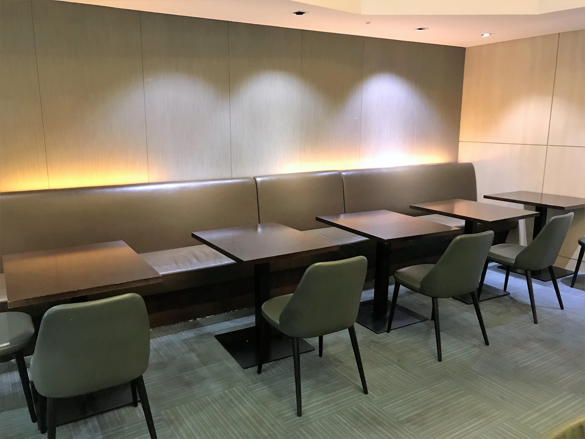 #4 of 5 images of Matina – West Wing