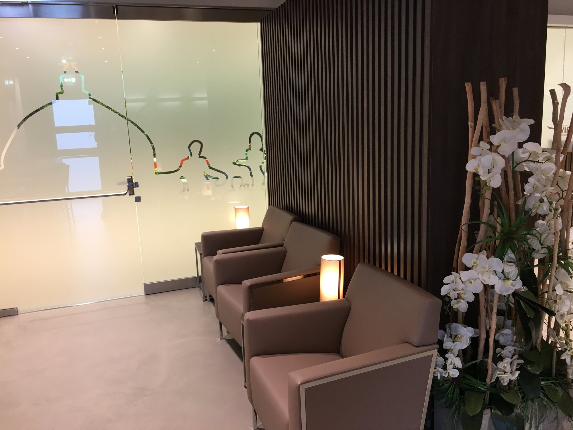 #1 of 5 images of VIP Club Lounge