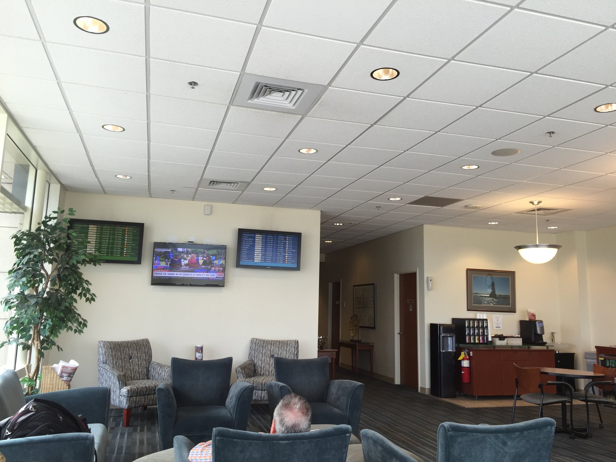 #4 of 5 images of Passport Club Lounge