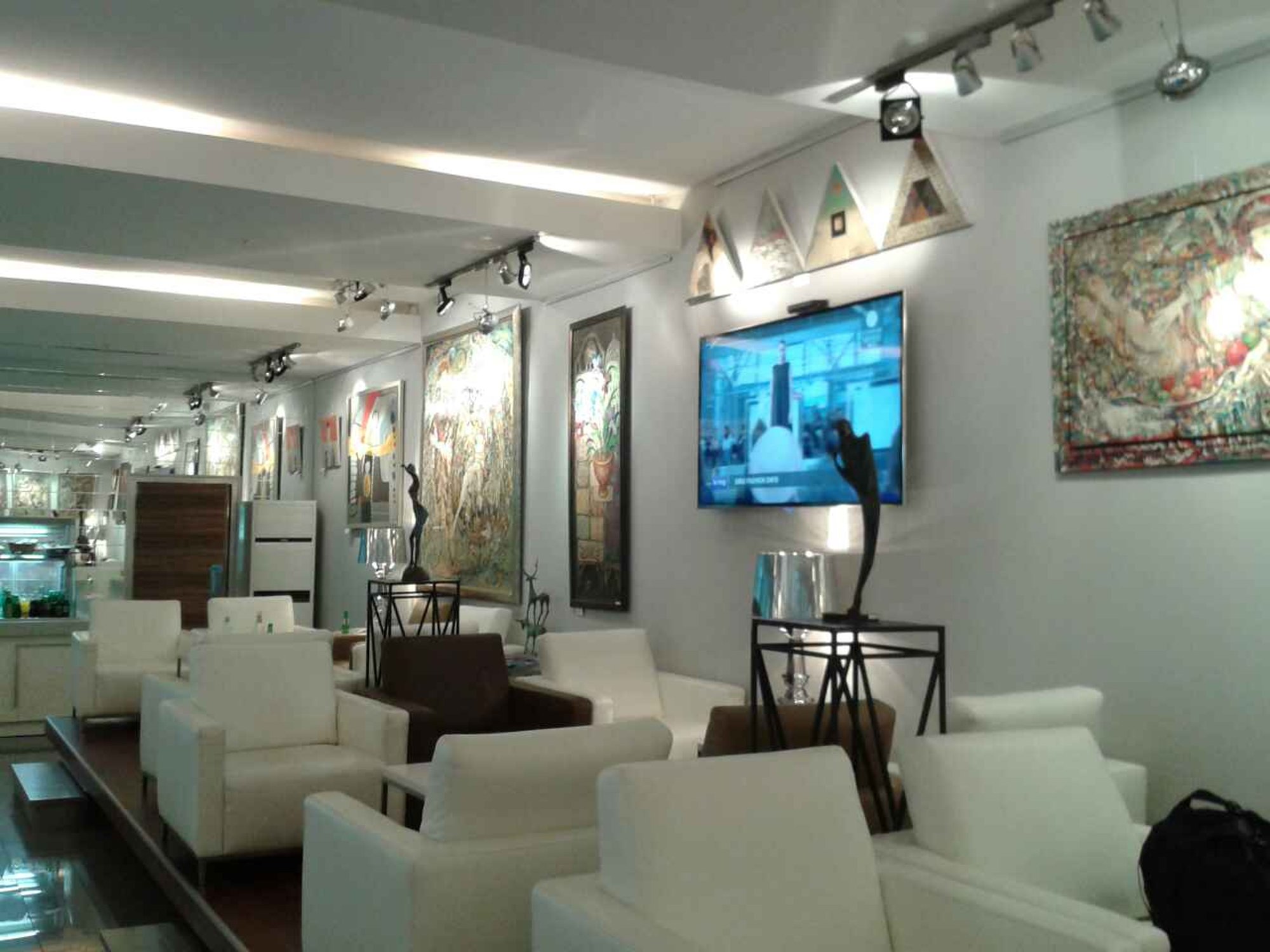 #4 of 5 images of Primeclass Lounge