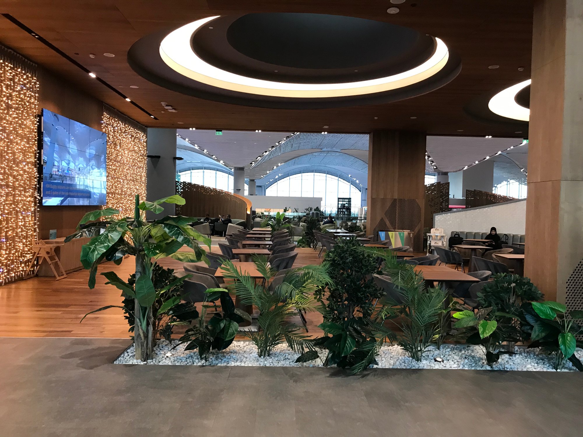 #4 of 5 images of IGA Lounge